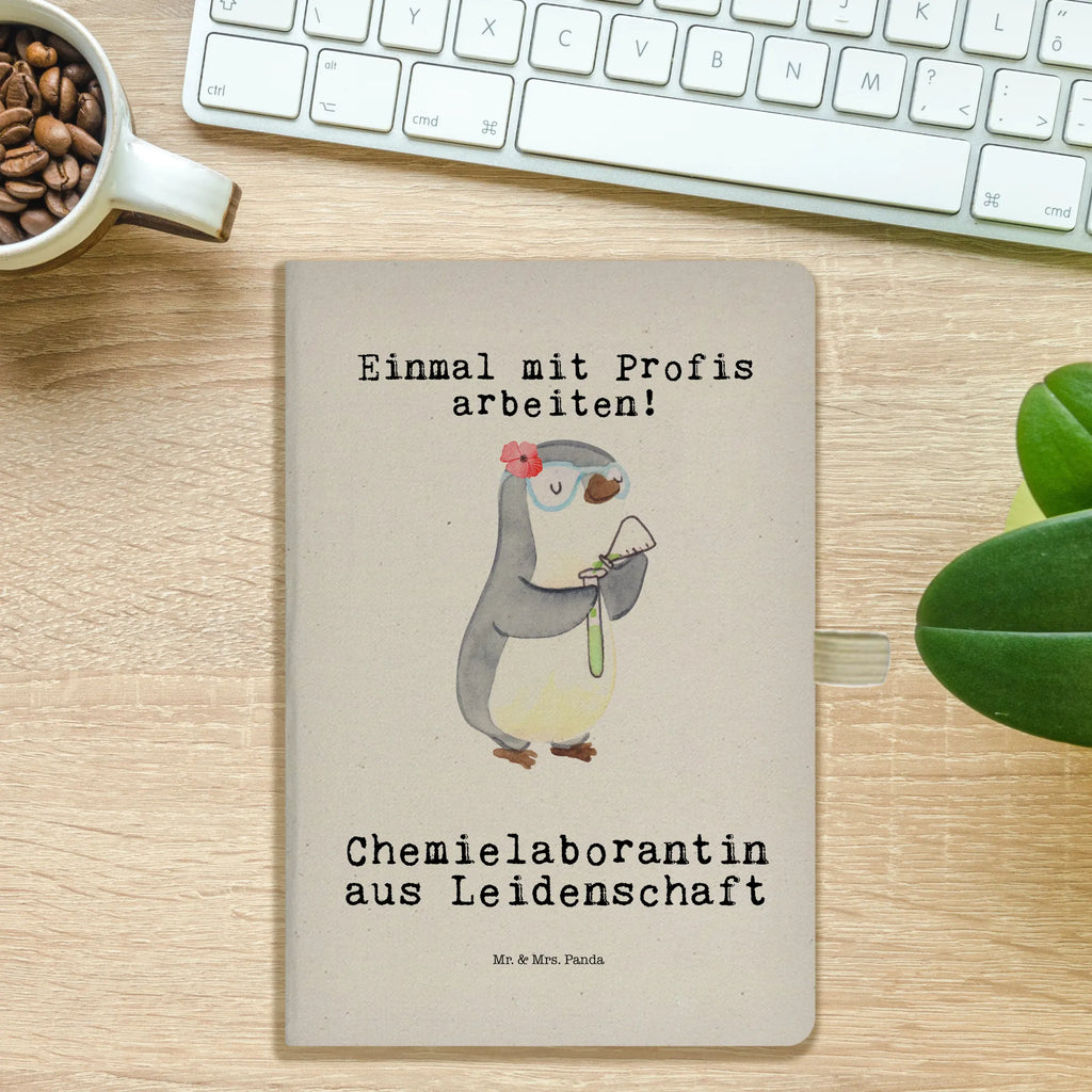 Baumwoll Notizbuch Chemielaborantin Leidenschaft DIN A4 Bullet Journal, DIN A4 Journal, Notizbuch Mit Stoffeinband, DIN A4 Planer, DIN A4 Notizbuch Büro, DIN A4 Uni Notizbuch, DIN A4 Notizbuch Kreativ, Umweltfreundliches Notizbuch A4, Öko Notizbuch DIN A4, DIN A4 Notizbuch, DIN A4 Notizbuch Hardcover, DIN A4 Schüler Notizbuch, DIN A4 Projektbuch, DIN A4 Notizbuch Design, DIN A4 Notizbuch Geschenk, Schreibbuch DIN A4, DIN A4 Arbeitsbuch, Notizbuch A4 Blanko, Notizbuch A4 Liniert, Natur Notizbuch A4, DIN A4 Ideenbuch, DIN A4 Notizbuch Softcover, A4 Notizbuch Punkte, Notizbuch Aus Baumwolle, DIN A4 Skizzenbuch, DIN A4 Notizbuch Handgemacht, DIN A4 Tagebuch, DIN A4 Notizbuch Für Schule, Baumwoll Notizbuch, DIN A4 Notizbuch Für Studium, DIN A4 Notizbuch Für Lehrer, Nachhaltiges Notizbuch A4, Notizbuch DIN A4, DIN A4 Notizheft, Notizbuch A4 Kariert, Stoff Notizbuch A4, Tagebuch DIN A4, Abschied, Ausbildung, Jubiläum, Kollege, Rente, Firma, Mitarbeiter, Arbeitskollege, Kollegin, Dankeschön, Schenken, Geschenk, Danke, Beruf, Wissenschaftlerin, Labor, Chemielaborantin, Chemikerin, Naturwissenschaftlerin, Studium, Forschung