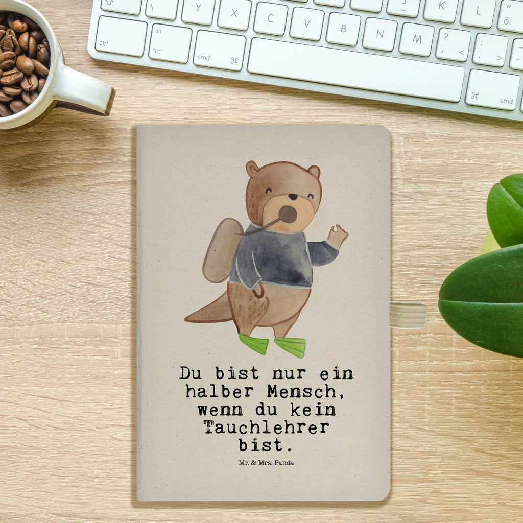 Baumwoll Notizbuch Tauchlehrer mit Herz DIN A4 Projektbuch, Nachhaltiges Notizbuch A4, Öko Notizbuch DIN A4, DIN A4 Uni Notizbuch, DIN A4 Notizbuch Hardcover, Notizbuch A4 Kariert, DIN A4 Tagebuch, Notizbuch DIN A4, DIN A4 Notizbuch Handgemacht, DIN A4 Journal, DIN A4 Skizzenbuch, DIN A4 Planer, DIN A4 Bullet Journal, DIN A4 Notizbuch Softcover, DIN A4 Notizbuch Für Lehrer, DIN A4 Notizbuch, DIN A4 Notizbuch Geschenk, DIN A4 Notizheft, Umweltfreundliches Notizbuch A4, Notizbuch Mit Stoffeinband, Tagebuch DIN A4, DIN A4 Arbeitsbuch, DIN A4 Notizbuch Büro, Baumwoll Notizbuch, DIN A4 Notizbuch Kreativ, A4 Notizbuch Punkte, Schreibbuch DIN A4, Notizbuch Aus Baumwolle, Stoff Notizbuch A4, DIN A4 Schüler Notizbuch, DIN A4 Notizbuch Für Schule, Notizbuch A4 Blanko, Natur Notizbuch A4, DIN A4 Notizbuch Design, DIN A4 Ideenbuch, Notizbuch A4 Liniert, DIN A4 Notizbuch Für Studium, Geschenk, Schenken, Jubiläum, Danke, Dankeschön, Beruf, Ausbildung, Abschied, Rente, Kollege, Kollegin, Arbeitskollege, Mitarbeiter, Firma