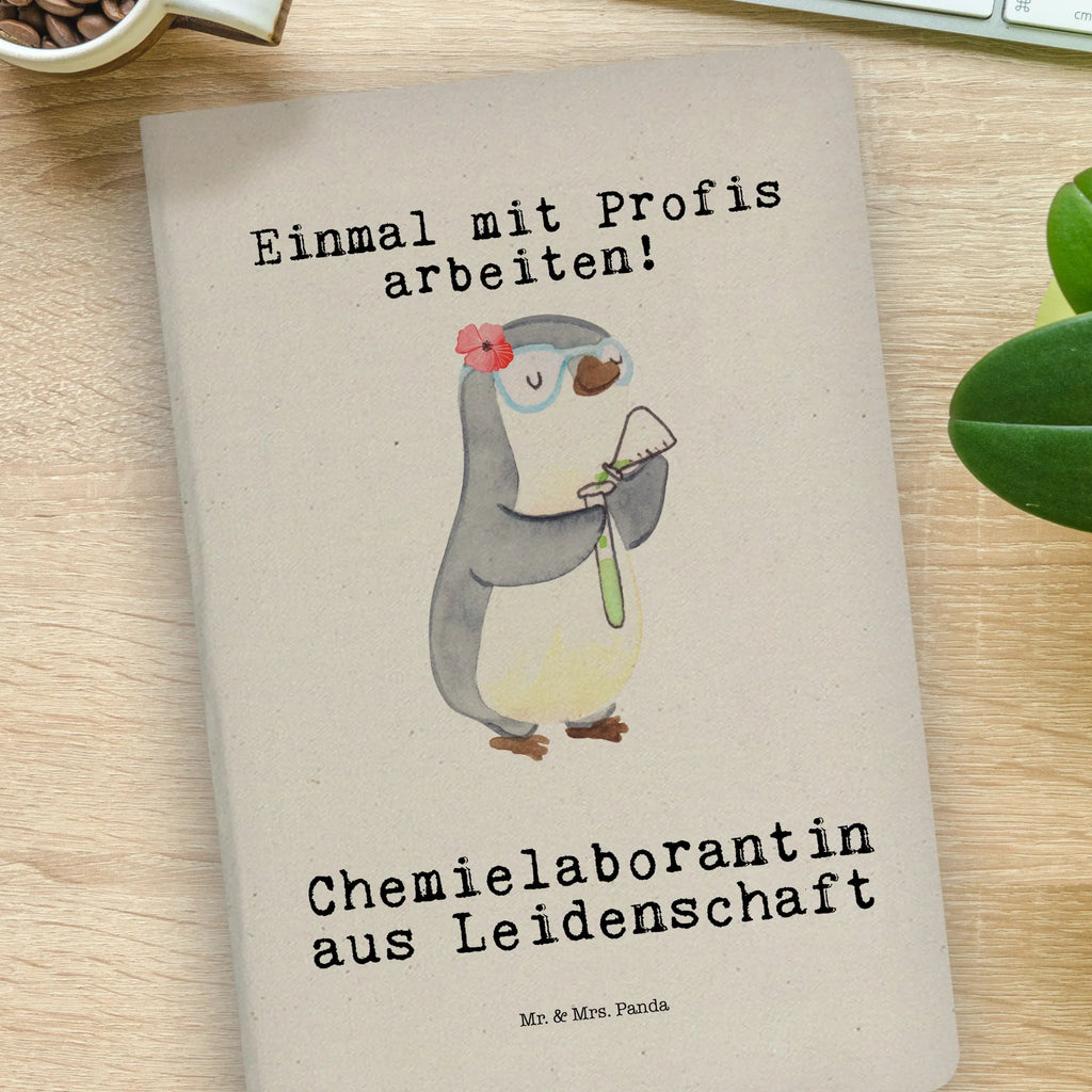 Baumwoll Notizbuch Chemielaborantin Leidenschaft DIN A4 Bullet Journal, DIN A4 Journal, Notizbuch Mit Stoffeinband, DIN A4 Planer, DIN A4 Notizbuch Büro, DIN A4 Uni Notizbuch, DIN A4 Notizbuch Kreativ, Umweltfreundliches Notizbuch A4, Öko Notizbuch DIN A4, DIN A4 Notizbuch, DIN A4 Notizbuch Hardcover, DIN A4 Schüler Notizbuch, DIN A4 Projektbuch, DIN A4 Notizbuch Design, DIN A4 Notizbuch Geschenk, Schreibbuch DIN A4, DIN A4 Arbeitsbuch, Notizbuch A4 Blanko, Notizbuch A4 Liniert, Natur Notizbuch A4, DIN A4 Ideenbuch, DIN A4 Notizbuch Softcover, A4 Notizbuch Punkte, Notizbuch Aus Baumwolle, DIN A4 Skizzenbuch, DIN A4 Notizbuch Handgemacht, DIN A4 Tagebuch, DIN A4 Notizbuch Für Schule, Baumwoll Notizbuch, DIN A4 Notizbuch Für Studium, DIN A4 Notizbuch Für Lehrer, Nachhaltiges Notizbuch A4, Notizbuch DIN A4, DIN A4 Notizheft, Notizbuch A4 Kariert, Stoff Notizbuch A4, Tagebuch DIN A4, Abschied, Ausbildung, Jubiläum, Kollege, Rente, Firma, Mitarbeiter, Arbeitskollege, Kollegin, Dankeschön, Schenken, Geschenk, Danke, Beruf, Wissenschaftlerin, Labor, Chemielaborantin, Chemikerin, Naturwissenschaftlerin, Studium, Forschung