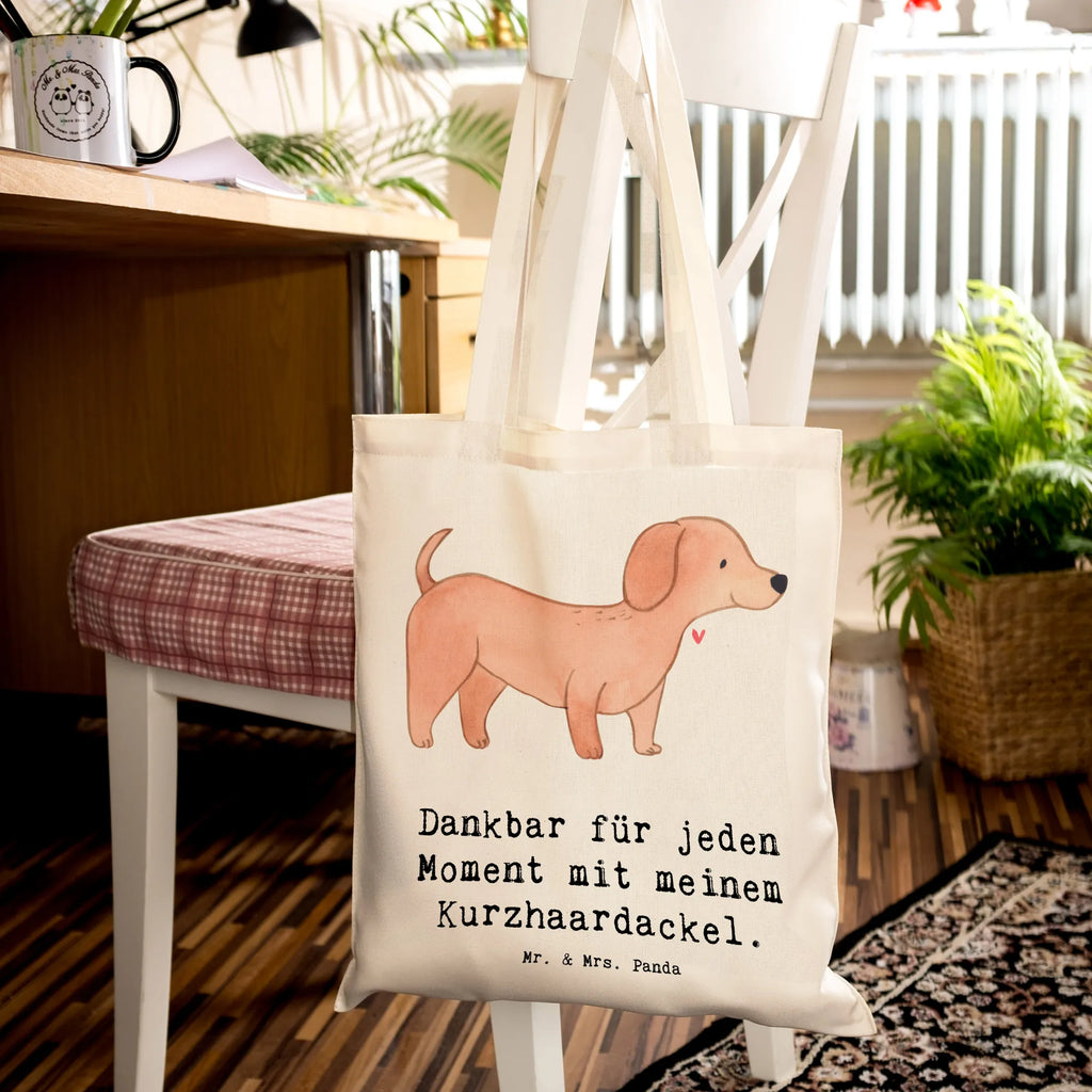 Tragetasche Dackel Kurzhaardackel Moment Beutel, Stoffbeutel, Jutebeutel, Badetasche, Schultertasche, Laptoptasche, Tasche, Einkaufstüte, Tragetasche, Umhängetasche, Beuteltasche, Jutetasche, Strandtasche, Stofftasche, Shopper, Einkaufstasche, Hund, Hunderasse, Rassehund, Hundebesitzer, Geschenk, Tierfreund, Schenken, Welpe, Dachshund, Kurzhaardackel, Teckel