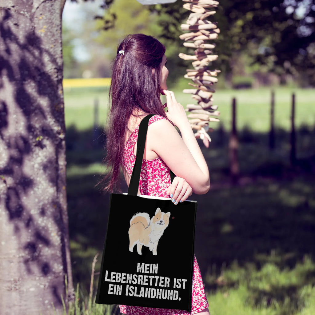 Tragetasche Islandhund Lebensretter Henkeltasche, unitasche, Alltagstasche, Tragetasche, Einkaufstüte, Statementbeutel, Laptoptasche, Beutel, Shopper, Jutetasche, büchertasche, Einkaufstasche, tote bag, uni tasche, Umhängetasche, Tasche, shopping tasche, Tüte, Beuteltasche, bedruckte tasche, baumwollbeutel, Schultasche, Einkaufsbeutel, Schultertasche, Baumwolltasche, Stofftasche, Stoffbeutel, Leinentasche, Badetasche, Strandtasche, Jutebeutel, Hunderasse, Welpe, Rassehund, Tierfreund, Hundebesitzer, Geschenk, Hund, Schenken, isländischer Schäferhund, Islandhund