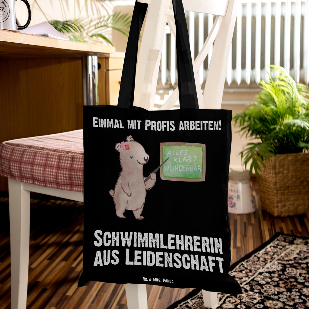 Tragetasche Schwimmlehrerin aus Leidenschaft dokumententasche, Shopper, textilbeutel, schulterbeutel, stoff shopper, Jutebeutel, studententasche, beutel baumwolle, schultertasche baumwolle, Tüte, umhängebeutel, Baumwoll-Shopper, Schultertasche, tragetasche baumwolle, Schulbeutel, Tasche, Baumwoll-Tragetasche, canvas tasche, Büchertasche, Strandtasche, umhängetasche baumwolle, Unitasche, baumwoll shopper, totebag, Stofftasche, Baumwolltasche, Laptoptasche, Uni Tasche, Shopping Tasche, Einkaufstüte, henkeltasche baumwolle, tasche baumwolle, Tote Bag, tragbeutel, Schultasche, Alltagstasche, Einkaufstasche, Tragetasche, einkaufsshopper, Einkaufsbeutel, festivaltasche, campus tasche, Beutel, Stoff-Tragetasche, festival tasche, Freizeittasche, Henkeltasche, Baumwollbeutel, einkaufstasche baumwolle, Umhängetasche, universaltasche, Jutetasche, stofftasche baumwolle, textiltasche, freizeitbeutel, Stoffbeutel, Geschenk, Schenken, Jubiläum, Danke, Dankeschön, Beruf, Ausbildung, Abschied, Rente, Kollege, Kollegin, Arbeitskollege, Mitarbeiter, Firma, Schwimmschule, Schwimmverein, Schwimmbad, Schwimmlehrerin