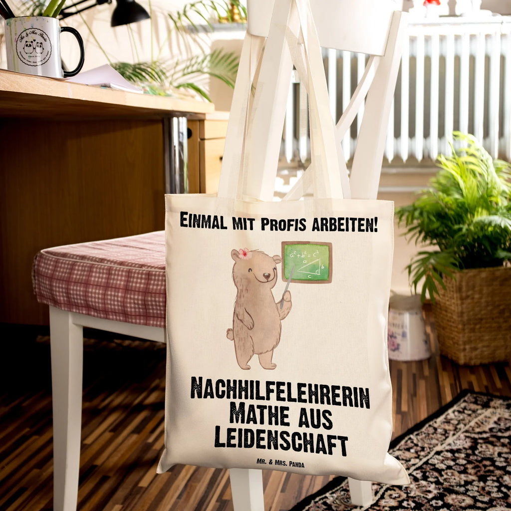 Tragetasche Nachhilfelehrerin Mathe aus Leidenschaft Jutetasche, Stofftasche, Tragetasche, Einkaufstasche, Schultertasche, Jutebeutel, Shopper, Stoffbeutel, Tasche, Umhängetasche, Beuteltasche, Beutel, Strandtasche, Badetasche, Laptoptasche, Einkaufstüte, Beruf, Ausbildung, Jubiläum, Abschied, Rente, Kollege, Kollegin, Geschenk, Schenken, Arbeitskollege, Mitarbeiter, Firma, Danke, Dankeschön, Mathematik Nachhilfelehrerin, Mathe Nachhilfe, Nachhilfeunterrricht
