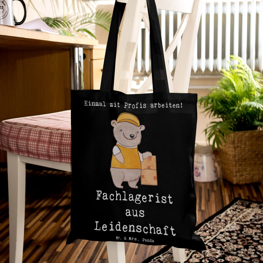 Tragetasche Fachlagerist aus Leidenschaft Beuteltasche, Stoffbeutel, Stofftasche, Shopper, Umhängetasche, Tasche, Beutel, Einkaufstüte, Laptoptasche, Einkaufstasche, Jutetasche, Tragetasche, Schultertasche, Jutebeutel, Strandtasche, Badetasche, Beruf, Ausbildung, Jubiläum, Abschied, Rente, Kollege, Kollegin, Geschenk, Schenken, Arbeitskollege, Mitarbeiter, Firma, Danke, Dankeschön, Lagerarbeiter, Lagerverwalter, Fachlagerist, Lagerist