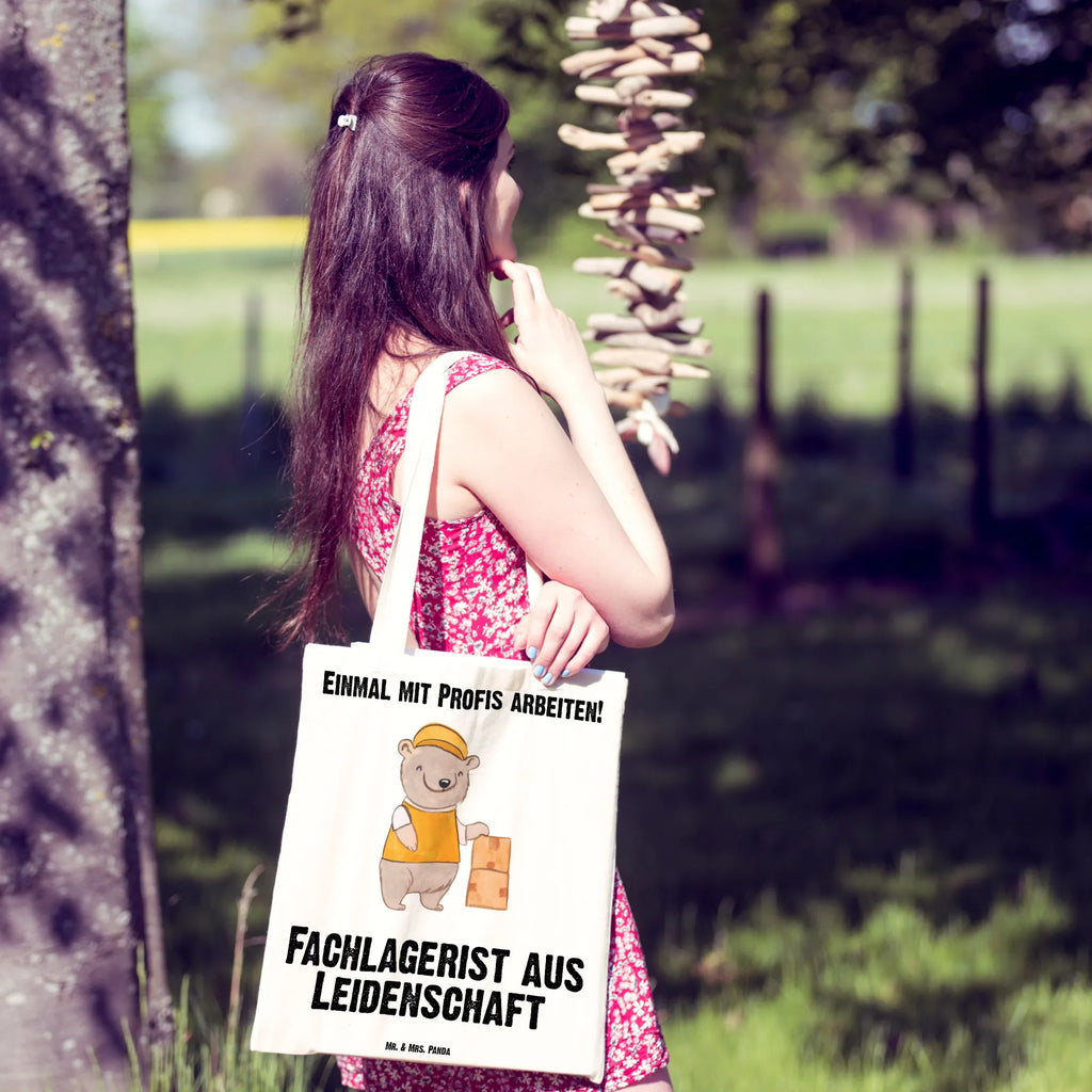 Tragetasche Fachlagerist aus Leidenschaft Beuteltasche, Stoffbeutel, Stofftasche, Shopper, Umhängetasche, Tasche, Beutel, Einkaufstüte, Laptoptasche, Einkaufstasche, Jutetasche, Tragetasche, Schultertasche, Jutebeutel, Strandtasche, Badetasche, Beruf, Ausbildung, Jubiläum, Abschied, Rente, Kollege, Kollegin, Geschenk, Schenken, Arbeitskollege, Mitarbeiter, Firma, Danke, Dankeschön, Lagerarbeiter, Lagerverwalter, Fachlagerist, Lagerist
