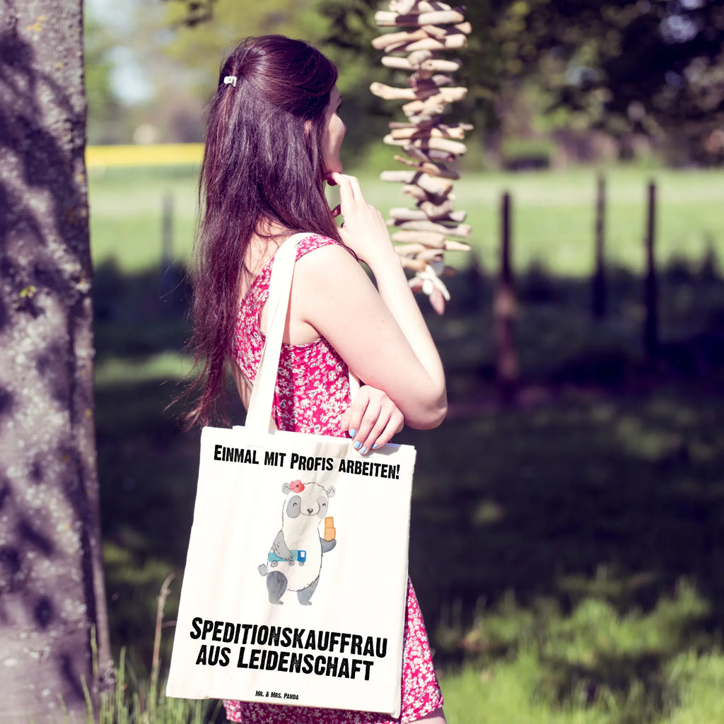 Tote bag Freight Forwarding Clerk Passion Baumwoll-Shopper, einkaufsshopper, totebag, umhängetasche baumwolle, freizeitbeutel, Umhängetasche, tragbeutel, tragetasche baumwolle, baumwoll shopper, Stoff-Tragetasche, Schultertasche, einkaufstasche baumwolle, Einkaufstasche, Jutetasche, Stofftasche, studententasche, Jutebeutel, textiltasche, Stoffbeutel, Tote Bag, textilbeutel, Schultasche, Büchertasche, beutel baumwolle, Alltagstasche, festival tasche, Unitasche, Shopping Tasche, Shopper, dokumententasche, Tragetasche, Einkaufsbeutel, Beutel, stoff shopper, Einkaufstüte, Tasche, Baumwollbeutel, canvas tasche, Laptoptasche, schultertasche baumwolle, universaltasche, Strandtasche, henkeltasche baumwolle, umhängebeutel, Baumwoll-Tragetasche, Tüte, campus tasche, stofftasche baumwolle, Baumwolltasche, tasche baumwolle, Freizeittasche, Schulbeutel, festivaltasche, Henkeltasche, Uni Tasche, schulterbeutel, Geschenk, Schenken, Jubiläum, Danke, Dankeschön, Beruf, Ausbildung, Abschied, Rente, Kollege, Kollegin, Arbeitskollege, Mitarbeiter, Firma