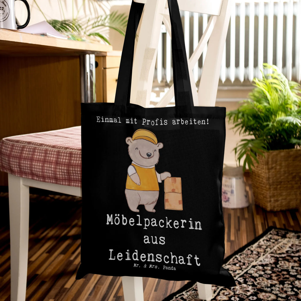 Tragetasche Möbelpackerin aus Leidenschaft Badetasche, Stofftasche, Beuteltasche, Umhängetasche, Einkaufstüte, Schultertasche, Stoffbeutel, Tragetasche, Shopper, Jutetasche, Jutebeutel, Tasche, Beutel, Strandtasche, Einkaufstasche, Laptoptasche, Beruf, Ausbildung, Jubiläum, Abschied, Rente, Kollege, Kollegin, Geschenk, Schenken, Arbeitskollege, Mitarbeiter, Firma, Danke, Dankeschön, Umzugsfirma, Umzugshelferin, Möbelpackerin, Umzugsservice