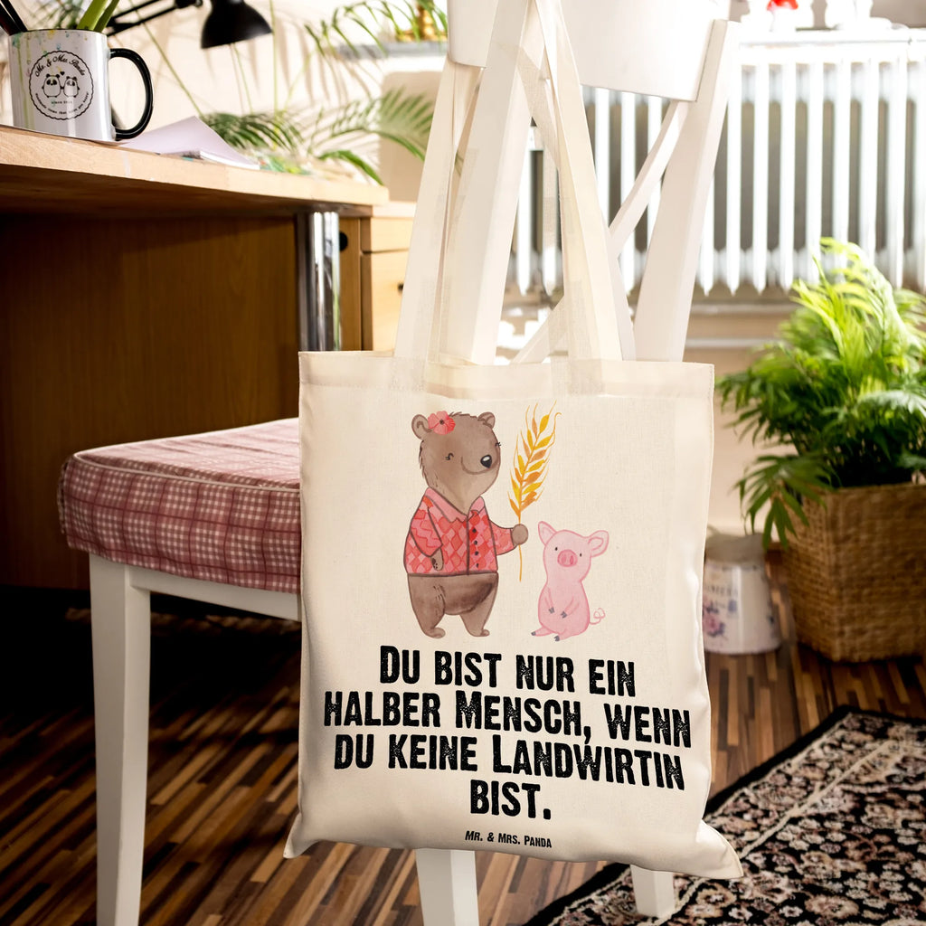 Tragetasche Landwirtin mit Herz Baumwolltasche, textiltasche, Shopper, Beutel, henkeltasche baumwolle, Henkeltasche, Alltagstasche, beutel baumwolle, Tote Bag, Einkaufstüte, stofftasche baumwolle, Jutetasche, schultertasche baumwolle, einkaufsshopper, Tragetasche, Schultasche, dokumententasche, Umhängetasche, totebag, Büchertasche, Uni Tasche, Einkaufstasche, einkaufstasche baumwolle, Einkaufsbeutel, schulterbeutel, Schultertasche, tasche baumwolle, Stoff-Tragetasche, studententasche, Unitasche, tragetasche baumwolle, Baumwollbeutel, canvas tasche, Strandtasche, festivaltasche, Tasche, Laptoptasche, Freizeittasche, Baumwoll-Tragetasche, Baumwoll-Shopper, tragbeutel, freizeitbeutel, Tüte, umhängebeutel, Stoffbeutel, Jutebeutel, textilbeutel, Stofftasche, universaltasche, Shopping Tasche, umhängetasche baumwolle, campus tasche, baumwoll shopper, stoff shopper, festival tasche, Schulbeutel, Geschenk, Kollegin, Arbeitskollege, Rente, Beruf, Mitarbeiter, Ausbildung, Firma, Jubiläum, Dankeschön, Kollege, Danke, Schenken, Abschied, Tierwirtin, Bäuerin, Farmerin, Landwirtin, Bauernhof, Agronomin