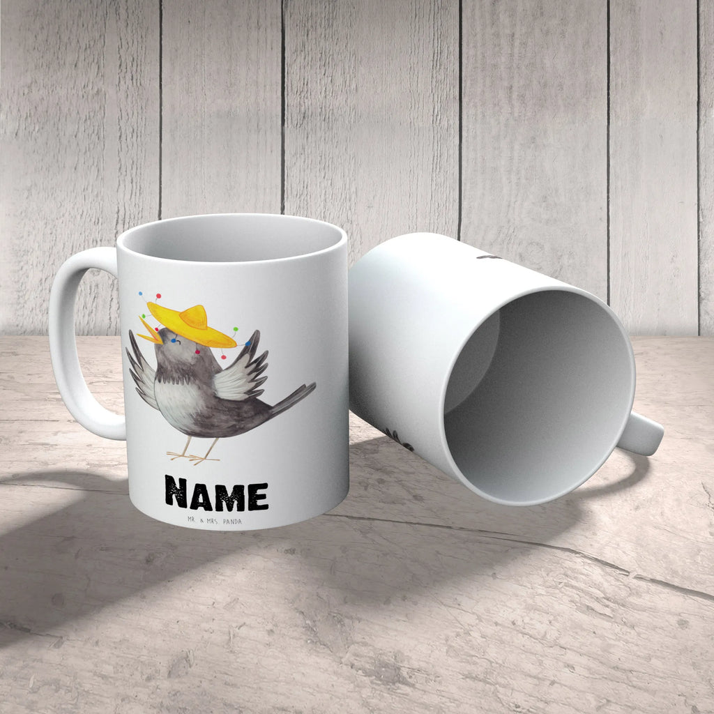 Personalisierte Tasse Rabe mit Sombrero Drucken, Personalisierte Tasse, Namenstasse, Wunschname, Tasse mit Namen, Tasse, Personalisiert, Namen, Tiermotive, Gute Laune, lustige Sprüche, Tiere, Vogel, Motivation, Elster, Rabe, Vögel, Spruch positiv, Glück Spruch, glücklich sein, fröhlich sein, froh