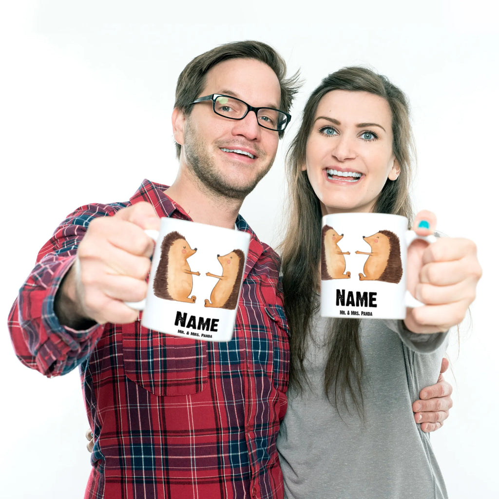 Personalisierte Tasse Igel Liebe Wunschname, Namen, Drucken, Namenstasse, Tasse mit Namen, Personalisiert, Tasse, Personalisierte Tasse, Liebe, Partner, Freund, Freundin, Ehemann, Ehefrau, Heiraten, Verlobung, Heiratsantrag, Liebesgeschenk, Jahrestag, Hocheitstag, Igel, Hochzeitstag, Verheiratet, Liebesbeweis, Geschenk, Hochzeit, Verlobt, Verliebt