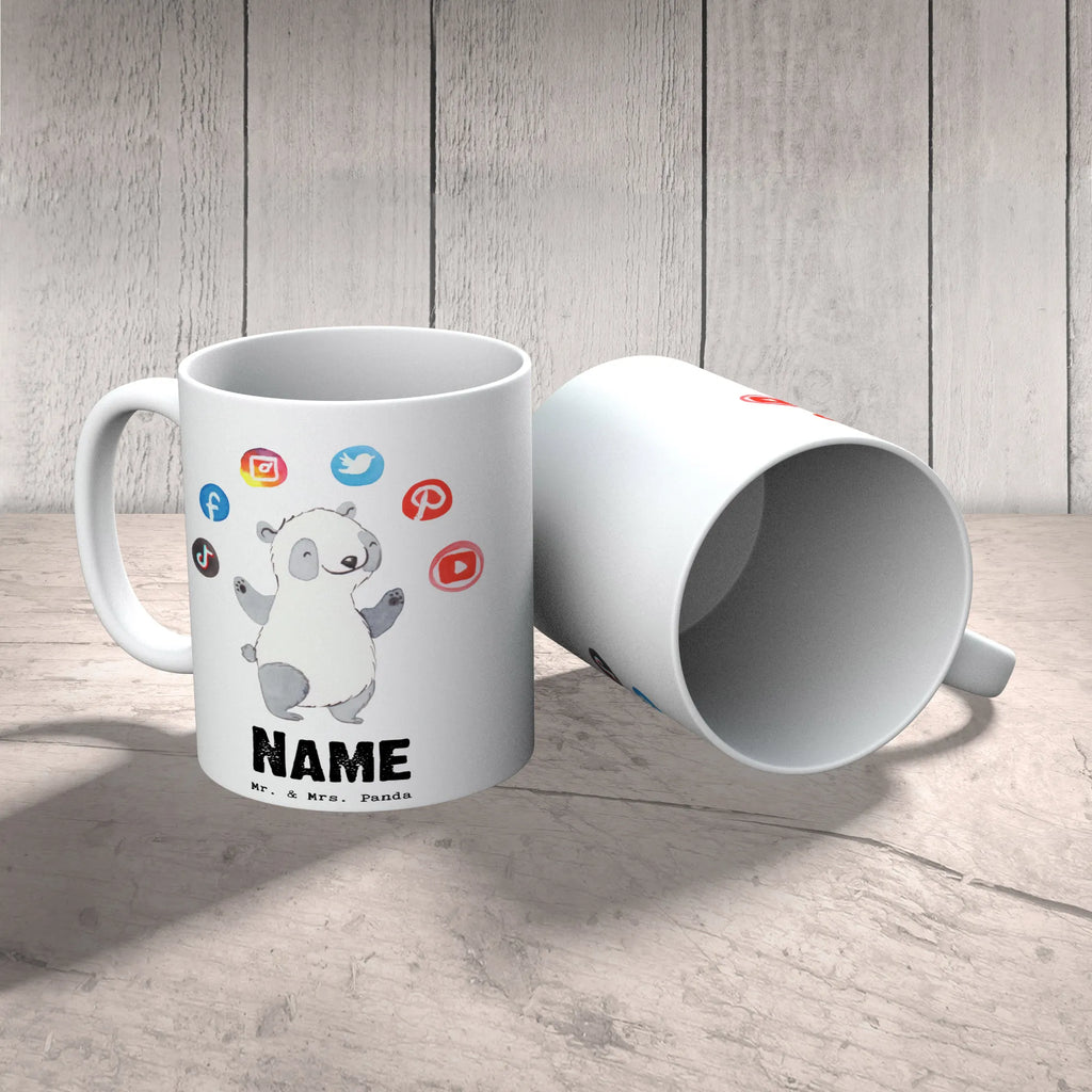 Personalisierte Tasse Social Media Manager mit Herz Wunschname, Tasse mit Namen, Namen, Personalisierte Tasse, Drucken, Tasse, Personalisiert, Namenstasse, Geschenk, Schenken, Jubiläum, Danke, Dankeschön, Beruf, Ausbildung, Abschied, Rente, Kollege, Kollegin, Arbeitskollege, Mitarbeiter, Firma