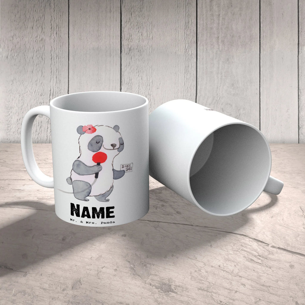Personalisierte Tasse Sportjournalistin mit Herz Tasse, Tasse mit Namen, Namen, Wunschname, Personalisierte Tasse, Personalisiert, Namenstasse, Drucken, Beruf, Ausbildung, Jubiläum, Abschied, Rente, Kollege, Kollegin, Geschenk, Schenken, Arbeitskollege, Mitarbeiter, Firma, Danke, Dankeschön, Redakteurin, Studium, Pressebüro, Sportjournalistin, Reporterin, Journalistin