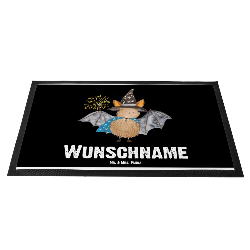 Personalisierte Fußmatte Fledermaus Zauberer Fußmatte bedrucken, Fußmatte mit Namen, Haustürmatte personalisiert, Wunschnamen, Türvorleger mit Namen, Personalisieruung, Bedrucken, Namensfussmatte, Türvorleger personalisiert, Personalisierte Fußmatte, Personalisiert, Tiermotive, Gute Laune, lustige Sprüche, Tiere, Frauen, reinsteigern, Magier, Fledermäuse, Fledermaus, Zauberer