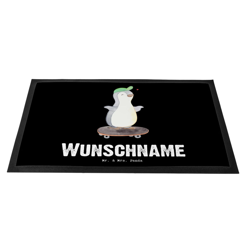 Personalisierte Fußmatte Pinguin Skateboarden Türvorleger personalisiert, Haustürmatte personalisiert, Namensfussmatte, Personalisieruung, Personalisierte Fußmatte, Fußmatte bedrucken, Personalisiert, Wunschnamen, Fußmatte mit Namen, Bedrucken, Türvorleger mit Namen, Geschenk, Sport, Sportart, Hobby, Schenken, Danke, Dankeschön, Auszeichnung, Gewinn, Sportler, Skateboard fahren, Skateboarden, Skateboard, Skateplatz, Skaten