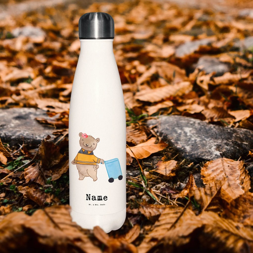 Personalisierte Thermosflasche Müllwerkerin mit Herz Thermoflasche Personalisiert, Thermosflasche Mit Trinkverschluss Und Namen, Trinkflasche Isoliert Mit Namen, Thermosflasche Für Büro Mit Wunschtext, Klassische Thermosflasche Mit Namen, Robuste Thermosflasche Personalisiert, Vakuumflasche Mit Namen, Thermoflasche Edelstahl Mit Gravur, Thermosflasche Für Sport Mit Namen, Thermosflasche Reisen Mit Namen, Edelstahlflasche Mit Wunschtext, Spülmaschinenfeste Thermosflasche Mit Gravur, Thermosflasche Herren Mit Wunschtext, Thermosflasche Für Kaffee Mit Wunschtext, Thermosflasche Mit Drehverschluss Und Gravur, Auslaufsichere Thermosflasche Mit Wunschtext, BPA-Freie Thermosflasche Mit Namen, Nachhaltige Thermosflasche Mit Gravur, Isolierflasche Mit Gravur, Thermosflasche Für Schule Mit Gravur, Warmhalteflasche Personalisiert, Flasche Für Kohlensäure Mit Gravur, Thermosflasche Wandern Mit Gravur, Kalthalteflasche Mit Wunschtext, Thermosflasche Mit Wunschtext, Thermosflasche 500ml Mit Gravur, Thermosflasche Mit Namen, Getränkeflasche Personalisiert, Thermosflasche Damen Personalisiert, Doppelwandige Trinkflasche Mit Gravur, Thermosflasche Kinder Mit Namen, Moderne Thermosflasche Mit Text, Thermosflasche 1 Liter Personalisiert, Sommerflasche Mit Wunschtext, Thermosflasche Für Wasser Personalisiert, Personalisierte Thermosflasche, Umweltfreundliche Thermosflasche Mit Wunschtext, Leichte Thermosflasche Mit Wunschtext, Thermosflasche Outdoor Mit Gravur, Thermoskanne Unterwegs Mit Namen, Thermosflasche Für Tee Mit Namen, Thermosflasche 750ml Mit Namen, Beruf, Ausbildung, Jubiläum, Abschied, Rente, Kollege, Kollegin, Geschenk, Schenken, Arbeitskollege, Mitarbeiter, Firma, Danke, Dankeschön, Müllwerkerin, Müllentsorgerin, Müllfahreriin, Müllfrau, Fachkraft Kreislauf- und Abfallwirtschaft, Kehrichtfrau