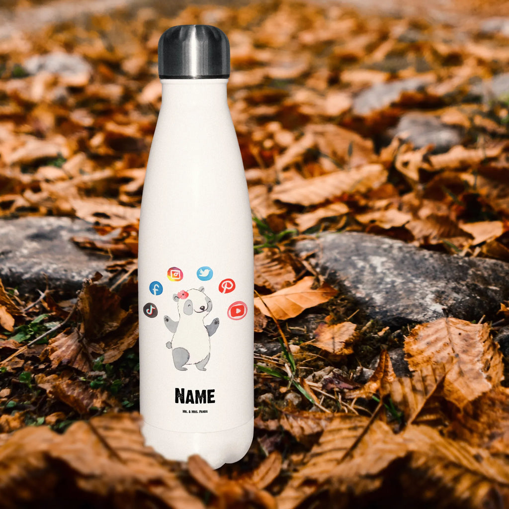 Personalisierte Thermosflasche Online Marketing Manager mit Herz Thermosflasche Outdoor Mit Gravur, Spülmaschinenfeste Thermosflasche Mit Gravur, Getränkeflasche Personalisiert, Personalisierte Thermosflasche, Thermoflasche Personalisiert, Thermosflasche Mit Namen, Vakuumflasche Mit Namen, Flasche Für Kohlensäure Mit Gravur, Thermosflasche 1 Liter Personalisiert, Thermosflasche Für Büro Mit Wunschtext, Edelstahlflasche Mit Wunschtext, Thermosflasche Mit Trinkverschluss Und Namen, Thermoskanne Unterwegs Mit Namen, Thermosflasche Mit Wunschtext, Trinkflasche Isoliert Mit Namen, Thermosflasche Kinder Mit Namen, Moderne Thermosflasche Mit Text, Thermosflasche Für Tee Mit Namen, Leichte Thermosflasche Mit Wunschtext, Thermosflasche Herren Mit Wunschtext, Warmhalteflasche Personalisiert, Sommerflasche Mit Wunschtext, Kalthalteflasche Mit Wunschtext, Klassische Thermosflasche Mit Namen, Thermosflasche Reisen Mit Namen, Auslaufsichere Thermosflasche Mit Wunschtext, Thermosflasche Für Wasser Personalisiert, Thermosflasche Für Sport Mit Namen, Umweltfreundliche Thermosflasche Mit Wunschtext, Thermosflasche Mit Drehverschluss Und Gravur, Thermosflasche 500ml Mit Gravur, Thermosflasche 750ml Mit Namen, Doppelwandige Trinkflasche Mit Gravur, Robuste Thermosflasche Personalisiert, Thermosflasche Für Schule Mit Gravur, Thermosflasche Wandern Mit Gravur, Thermoflasche Edelstahl Mit Gravur, Nachhaltige Thermosflasche Mit Gravur, Thermosflasche Für Kaffee Mit Wunschtext, Isolierflasche Mit Gravur, Thermosflasche Damen Personalisiert, BPA-Freie Thermosflasche Mit Namen, Beruf, Ausbildung, Jubiläum, Abschied, Rente, Kollege, Kollegin, Geschenk, Schenken, Arbeitskollege, Mitarbeiter, Firma, Danke, Dankeschön, Manager, Digital Marketing, Online Marketing, Marketingmanager, Influencer Marketing