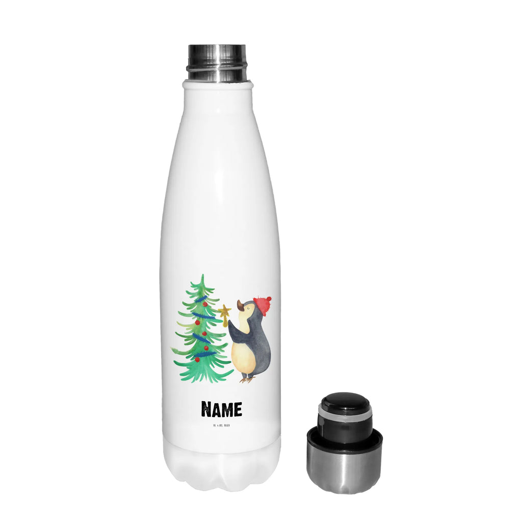 Personalisierte Thermosflasche Pinguin Weihnachtsbaum Sommerflasche Mit Wunschtext, Thermosflasche 750ml Mit Namen, Thermosflasche 1 Liter Personalisiert, Thermosflasche Für Sport Mit Namen, Thermosflasche Für Büro Mit Wunschtext, Thermosflasche Für Tee Mit Namen, Leichte Thermosflasche Mit Wunschtext, Thermosflasche Damen Personalisiert, Thermosflasche Outdoor Mit Gravur, Doppelwandige Trinkflasche Mit Gravur, Thermoflasche Personalisiert, Thermosflasche Mit Drehverschluss Und Gravur, Thermosflasche Für Kaffee Mit Wunschtext, Warmhalteflasche Personalisiert, Spülmaschinenfeste Thermosflasche Mit Gravur, Flasche Für Kohlensäure Mit Gravur, Thermoskanne Unterwegs Mit Namen, Thermosflasche Mit Namen, Klassische Thermosflasche Mit Namen, Personalisierte Thermosflasche, Getränkeflasche Personalisiert, Thermosflasche Kinder Mit Namen, Trinkflasche Isoliert Mit Namen, Thermosflasche Für Wasser Personalisiert, Thermosflasche 500ml Mit Gravur, Umweltfreundliche Thermosflasche Mit Wunschtext, Vakuumflasche Mit Namen, Auslaufsichere Thermosflasche Mit Wunschtext, Thermoflasche Edelstahl Mit Gravur, Moderne Thermosflasche Mit Text, Thermosflasche Reisen Mit Namen, Thermosflasche Mit Wunschtext, Thermosflasche Mit Trinkverschluss Und Namen, Robuste Thermosflasche Personalisiert, Thermosflasche Für Schule Mit Gravur, BPA-Freie Thermosflasche Mit Namen, Thermosflasche Herren Mit Wunschtext, Nachhaltige Thermosflasche Mit Gravur, Edelstahlflasche Mit Wunschtext, Isolierflasche Mit Gravur, Kalthalteflasche Mit Wunschtext, Thermosflasche Wandern Mit Gravur, Winter, Weihnachten, Weihnachtsdeko, Nikolaus, Advent, Heiligabend, Wintermotiv, Pinguin