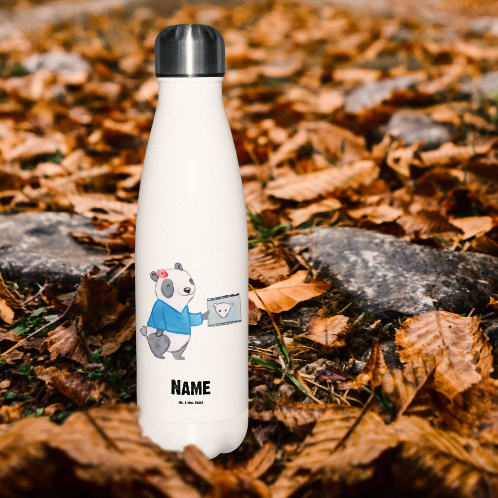 Personalisierte Thermosflasche Neurologin mit Herz Thermosflasche Damen Personalisiert, Spülmaschinenfeste Thermosflasche Mit Gravur, Thermoflasche Personalisiert, Umweltfreundliche Thermosflasche Mit Wunschtext, Klassische Thermosflasche Mit Namen, Moderne Thermosflasche Mit Text, Edelstahlflasche Mit Wunschtext, Thermosflasche 500ml Mit Gravur, Trinkflasche Isoliert Mit Namen, Kalthalteflasche Mit Wunschtext, Thermosflasche Wandern Mit Gravur, Thermosflasche Herren Mit Wunschtext, Thermosflasche Für Schule Mit Gravur, Thermosflasche Für Wasser Personalisiert, Vakuumflasche Mit Namen, Flasche Für Kohlensäure Mit Gravur, Thermosflasche Mit Wunschtext, Thermosflasche Outdoor Mit Gravur, Thermoskanne Unterwegs Mit Namen, Auslaufsichere Thermosflasche Mit Wunschtext, Thermosflasche Für Kaffee Mit Wunschtext, Thermosflasche Für Büro Mit Wunschtext, Nachhaltige Thermosflasche Mit Gravur, Thermoflasche Edelstahl Mit Gravur, Leichte Thermosflasche Mit Wunschtext, Thermosflasche Mit Trinkverschluss Und Namen, Personalisierte Thermosflasche, Warmhalteflasche Personalisiert, Doppelwandige Trinkflasche Mit Gravur, Isolierflasche Mit Gravur, Getränkeflasche Personalisiert, Thermosflasche Kinder Mit Namen, BPA-Freie Thermosflasche Mit Namen, Robuste Thermosflasche Personalisiert, Thermosflasche 750ml Mit Namen, Sommerflasche Mit Wunschtext, Thermosflasche 1 Liter Personalisiert, Thermosflasche Mit Drehverschluss Und Gravur, Thermosflasche Für Sport Mit Namen, Thermosflasche Für Tee Mit Namen, Thermosflasche Reisen Mit Namen, Thermosflasche Mit Namen, Geschenk, Schenken, Jubiläum, Danke, Dankeschön, Beruf, Ausbildung, Abschied, Rente, Kollege, Kollegin, Arbeitskollege, Mitarbeiter, Firma, Mediziner, Neurologie, Neurologin, Medizinstudium