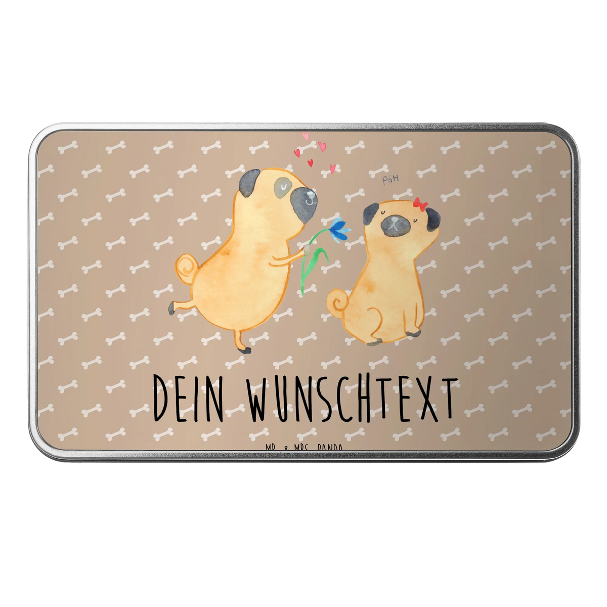 Personalisierte Metalldose Mops Verliebt Personalisierte Box, Metalldose Mit Liebevollem Text, Aufbewahrungsbox mit Namen, Keksdose personalisiert, Weihnachtsdose personalisiert, Metalldose Mit Initialen, Keksdose mit Namen, Personalisierte Plätzchendose, Box mit Namen, Metalldose Für Küche Mit Wunschtext, Individuelle Geschenkbox, Deko Metalldose Personalisiert, Personalisierte Geschenkbox, Blechdose Mit Spruch, Dose mit Namen, Metalldose Für Kinder Mit Namen, Geschenkbox Personalisiert, Dose Aus Metall Mit Wunschtext, Blechdose personalisiert, Metalldose Mit Namen, Aufbewahrungsdose Metall Personalisiert, Metalldose personalisiert, Aufbewahrungsbox Metall Mit Namen, Personalisierte Erinnerungsbox, Personalisierte Vorratsdose, Bedruckte Metalldose Mit Wunschtext, Erinnerungsbox Personalisiert, Plätzchendose personalisiert, Erinnerungsbox mit Namen, GEschenkdose Personalisiert, Personalisierte Metalldose, Personalisierte Blechdose, Geschenkbox Metall Mit Namen, Aufbewahrungsbox Personalisiert, Dose personalisiert, Metalldose Für Erwachsene Personalisiert, Individuelle Keksdose, Vorratsdose Personalisiert, Personalisierte Keksdose, Geschenkbox mit Namen, Keksdose personalisierbar, Personalisierte Dose, Personalisierte Aufbewahrungsbox, Sprüche, Hund, Hunderasse, Hundebesitzer, Hundemotiv, Haustier, Tierliebhaber, Hundeliebe, Liebesspruch. Verlobt, Möpse, Geschenk Freund, Partner, Mops, Liebe, Verliebt