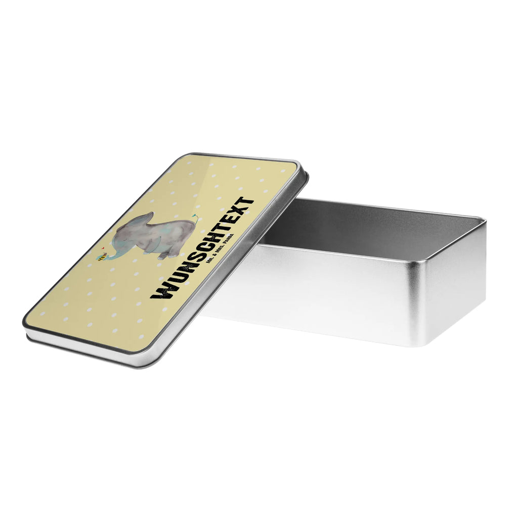 Personalisierte Metalldose Elefant & Biene Bedruckte Metalldose Mit Wunschtext, Personalisierte Metalldose, Basteldose Mit Wunschtext, Keksdose Mit Gravur, Blechdose Mit Spruch, Metalldose Mit Liebevollem Text, Runde Metalldose Mit Wunschtext, Rechteckige Metalldose Mit Namen, Aufbewahrungsdose Metall Personalisiert, Geschenkverpackung Metall Mit Gravur, Metalldose Mit Namen, Vintage Blechdose Personalisiert, Kleine Metalldose Mit Text, Personalisierbare Vorratsdose Metall, Vorratsbehälter Metall Mit Gravur, Vorratsdose Metall Mit Gravur, Geschenkbox Metall Mit Namen, Retro Metalldose Mit Gravur, Nostalgische Metalldose Mit Wunschtext, Verpackungsdose Mit Wunschtext, Metalldose Mit Wunschtext, Große Metalldose Mit Gravur, Dose Aus Metall Mit Wunschtext, Metalldose Für Erwachsene Personalisiert, Deko Metalldose Personalisiert, Teedose Mit Wunschtext, Schmuckdose Metall Personalisiert, Metalldose Zum Selbstgestalten, Blechdose Mit Gravur, Aufbewahrungsbox Metall Mit Namen, Metalldose Für Kinder Mit Namen, Süßigkeitendose Mit Namen, Metalldose Mit Initialen, Metalldose Für Küche Mit Wunschtext, Tiermotive, Gute Laune, lustige Sprüche, Tiere, Biene, Liebesbeweis, Heiratsantrag, Elefant, Jahrestag, Hochzeitsgeschenk, Liebe, Liebesgeschenk, Liebesspruch