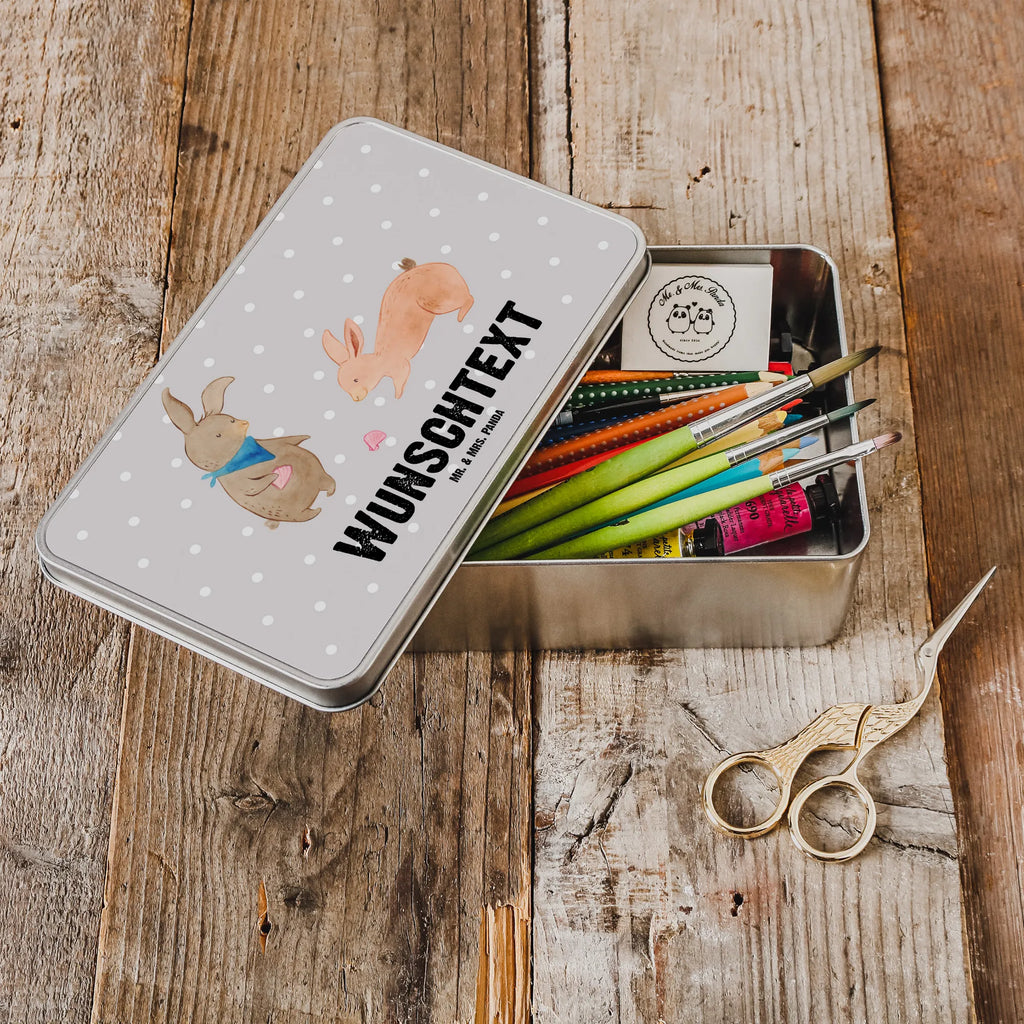 Personalised metal tin Bunnies with seashell Geschenkverpackung Metall Mit Gravur, Metalldose Mit Namen, Verpackungsdose Mit Wunschtext, Schmuckdose Metall Personalisiert, Metalldose Mit Wunschtext, Basteldose Mit Wunschtext, Metalldose Mit Initialen, Metalldose Zum Selbstgestalten, Rechteckige Metalldose Mit Namen, Vintage Blechdose Personalisiert, Aufbewahrungsdose Metall Personalisiert, Bedruckte Metalldose Mit Wunschtext, Nostalgische Metalldose Mit Wunschtext, Personalisierte Metalldose, Runde Metalldose Mit Wunschtext, Personalisierbare Vorratsdose Metall, Süßigkeitendose Mit Namen, Metalldose Für Kinder Mit Namen, Retro Metalldose Mit Gravur, Vorratsbehälter Metall Mit Gravur, Metalldose Für Erwachsene Personalisiert, Blechdose Mit Spruch, Geschenkbox Metall Mit Namen, Metalldose Für Küche Mit Wunschtext, Teedose Mit Wunschtext, Metalldose Mit Liebevollem Text, Kleine Metalldose Mit Text, Große Metalldose Mit Gravur, Vorratsdose Metall Mit Gravur, Blechdose Mit Gravur, Dose Aus Metall Mit Wunschtext, Aufbewahrungsbox Metall Mit Namen, Keksdose Mit Gravur, Deko Metalldose Personalisiert, Familie, Vatertag, Muttertag, Bruder, Schwester, Mama, Papa, Oma, Opa, Freundinnen, Muscheln, beste Freundin, best friends, Muscheln sammeln, Hasen, Meer, Freundin, BFF