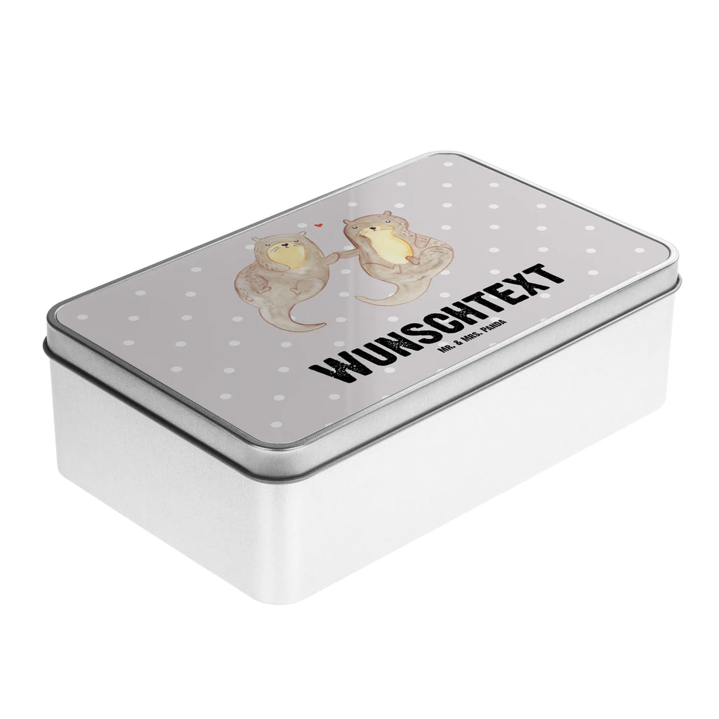 Personalisierte Metalldose Otter händchenhaltend Personalisierte Metalldose, Dose Aus Metall Mit Wunschtext, Metalldose Zum Selbstgestalten, Metalldose Mit Liebevollem Text, Nostalgische Metalldose Mit Wunschtext, Geschenkbox Metall Mit Namen, Basteldose Mit Wunschtext, Metalldose Mit Wunschtext, Teedose Mit Wunschtext, Metalldose Mit Initialen, Vorratsbehälter Metall Mit Gravur, Runde Metalldose Mit Wunschtext, Kleine Metalldose Mit Text, Personalisierbare Vorratsdose Metall, Metalldose Für Küche Mit Wunschtext, Metalldose Für Erwachsene Personalisiert, Aufbewahrungsdose Metall Personalisiert, Blechdose Mit Spruch, Große Metalldose Mit Gravur, Aufbewahrungsbox Metall Mit Namen, Süßigkeitendose Mit Namen, Verpackungsdose Mit Wunschtext, Keksdose Mit Gravur, Metalldose Mit Namen, Metalldose Für Kinder Mit Namen, Schmuckdose Metall Personalisiert, Vorratsdose Metall Mit Gravur, Blechdose Mit Gravur, Rechteckige Metalldose Mit Namen, Retro Metalldose Mit Gravur, Bedruckte Metalldose Mit Wunschtext, Deko Metalldose Personalisiert, Geschenkverpackung Metall Mit Gravur, Vintage Blechdose Personalisiert, Otter, Fischotter, Seeotter, Otter Seeotter See Otter
