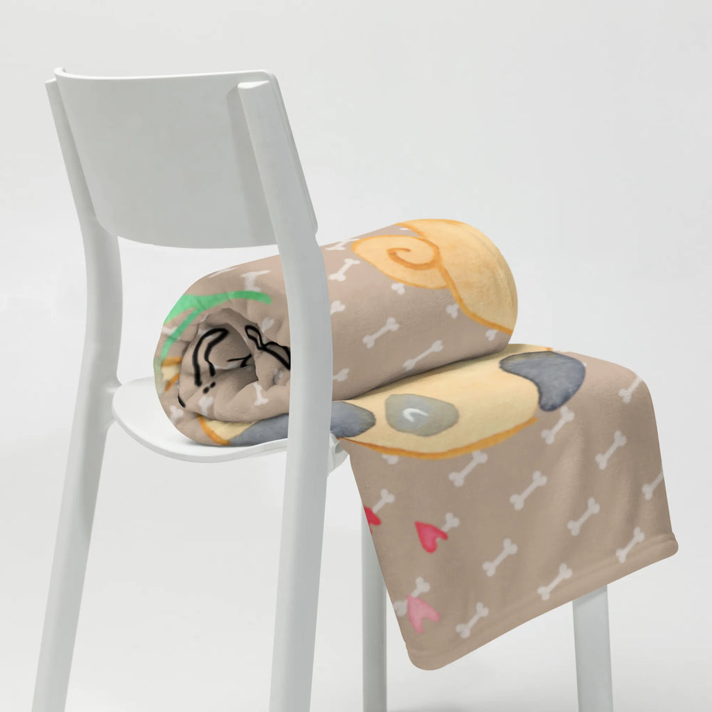Kuscheldecke Mops verliebt Fleecedecke, Wohnzimmerdecke, Tagesdecke, Weihnachtsgeschenk, Mikrofaser Decke, Decke, Dekoration, Kinderdecke, Jahrestagsgeschenk, Wolldecke, Kuschelfleecedecke, Dekodecke, Sofadecke, Wohndecke, Gemütlich, Entspannen, Schmusedecke, Kuscheldecke XXL, Sprüche, Hunderasse, Hundebesitzer, Hund, Hundemotiv, Haustier, Tierliebhaber, Partner, Möpse, Liebe, Geschenk Freund, Mops, Liebesspruch. Verlobt, Verliebt, Hundeliebe