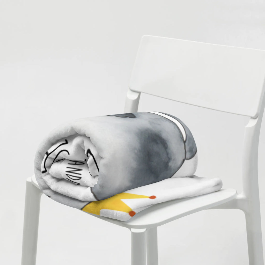 Koc kot Król Tagesdecke, Sofadecke, Wolldecke, Wohndecke, Decke, Katze, Katzenmotiv, Katzenfan, Katzendeko, Katzenfreund, Katzenliebhaber, Katzenprodukte, Katzenartikel, Katzenaccessoires, Katzensouvenirs, Katzenliebhaberprodukte, Katzenmotive, Katzenbesitzerin, Umzug, Einzug, Haustier, Katzen, Cat, erste eigenen Wohnung, Wohnung, Königin, Queen, Mietze, Familie, Mietzhaus, Katzenhalter, König, Cats, Kater