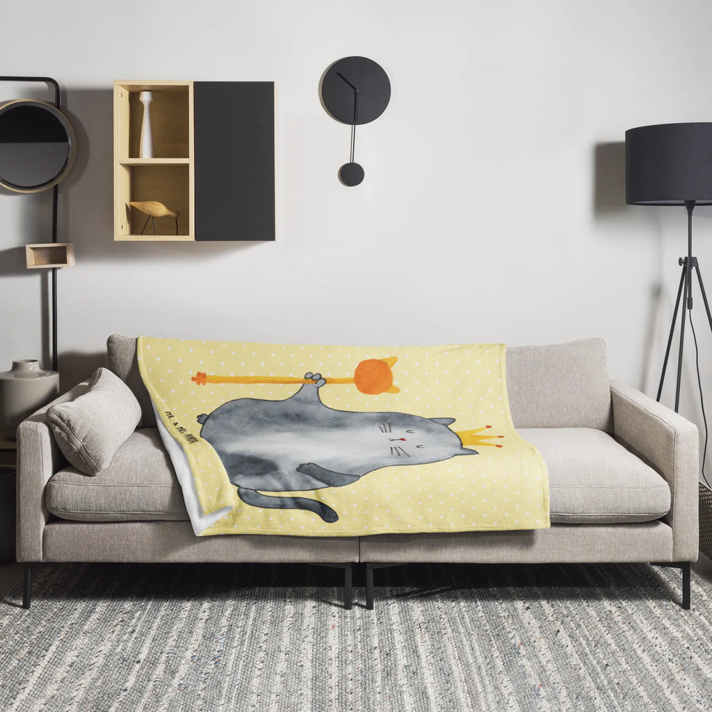 Koc kot Król Tagesdecke, Sofadecke, Wolldecke, Wohndecke, Decke, Katze, Katzenmotiv, Katzenfan, Katzendeko, Katzenfreund, Katzenliebhaber, Katzenprodukte, Katzenartikel, Katzenaccessoires, Katzensouvenirs, Katzenliebhaberprodukte, Katzenmotive, Katzenbesitzerin, Umzug, Einzug, Haustier, Katzen, Cat, erste eigenen Wohnung, Wohnung, Königin, Queen, Mietze, Familie, Mietzhaus, Katzenhalter, König, Cats, Kater