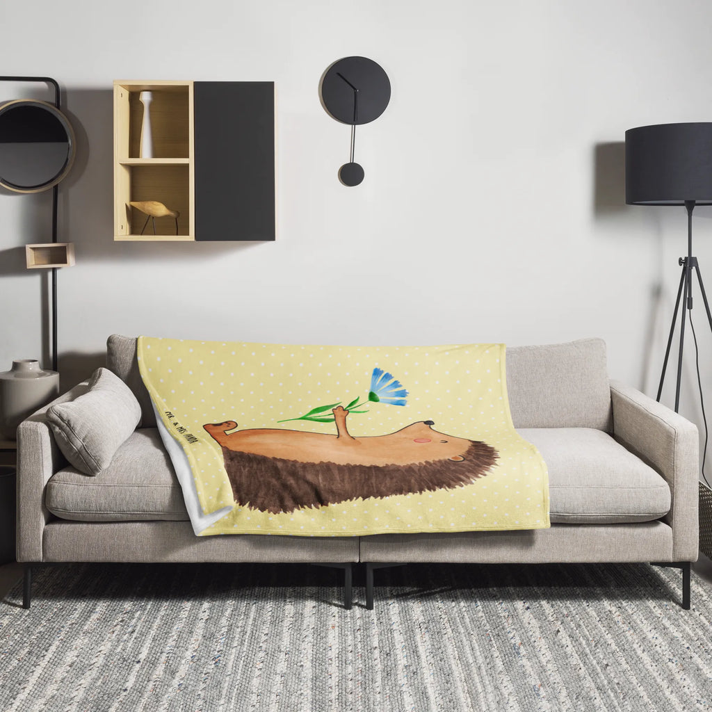 Kuscheldecke Igel mit Blume Wohnzimmerdecke, Weihnachtsgeschenk, Kuscheldecke XXL, Sofadecke, Kuschelfleecedecke, Decke, Mikrofaser Decke, Gemütlich, Dekoration, Kinderdecke, Tagesdecke, Wohndecke, Fleecedecke, Dekodecke, Jahrestagsgeschenk, Wolldecke, Entspannen, Schmusedecke, Tiere, Tiermotive, Gute Laune, Lustige Sprüche, Besuch, Krankenhaus, krank, Krankheit, Igel, Genesungswünsche, Gute Besserung