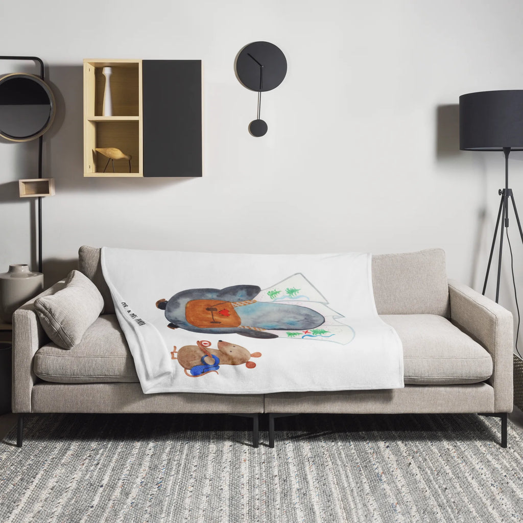 Kuscheldecke Pinguin & Maus Wanderer Entspannen, Mikrofaser Decke, Tagesdecke, Dekoration, Gemütlich, Kuschelfleecedecke, Decke, Wohnzimmerdecke, Weihnachtsgeschenk, Wohndecke, Fleecedecke, Schmusedecke, Jahrestagsgeschenk, Wolldecke, Kinderdecke, Sofadecke, Kuscheldecke XXL, Dekodecke, Pinguin, Wandern, Wanderlust, Ausflug, Abenteurer, Roadtrip, Pinguine, Abenteuer