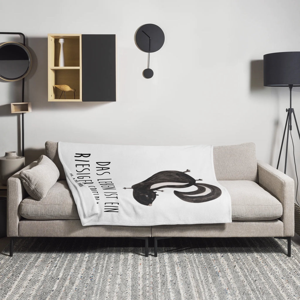 Blanket skunk handstand Schmusedecke, Dekoration, Fleecedecke, Entspannen, Gemütlich, Kuschelfleecedecke, Sofadecke, Decke, Weihnachtsgeschenk, Mikrofaser Decke, Dekodecke, Wolldecke, Jahrestagsgeschenk, Wohndecke, Kuscheldecke XXL, Tagesdecke, Kinderdecke, Wohnzimmerdecke, Skunk, Stinktier, Kind, Stinker, Stinki, Wildtier, Raubtier, Spielplatz, Verpielt