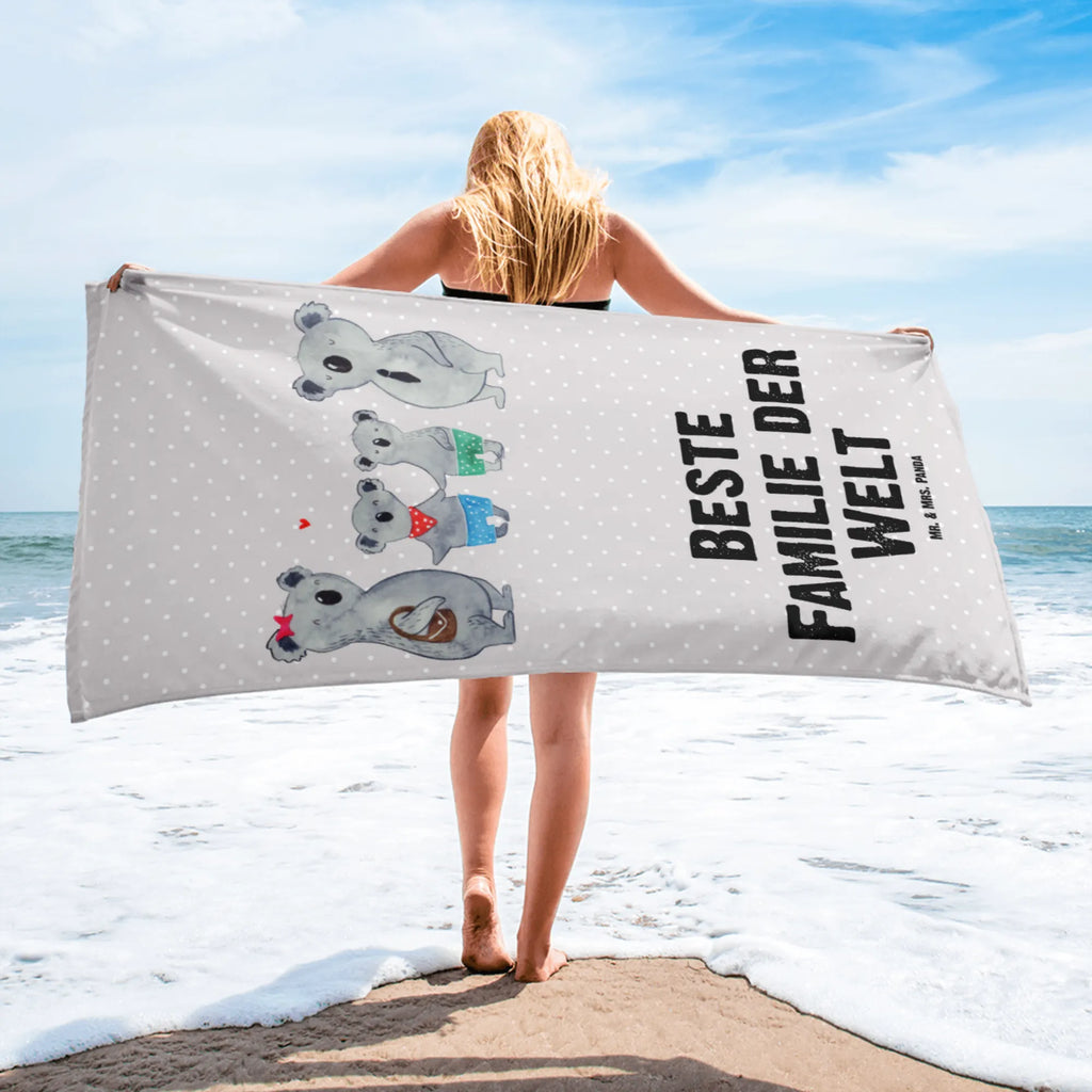 XL bath towel Koala family with two kids Saunahandtuch, Extra Großes Handtuch, Baumwoll Handtuch, Handtuch XL Für Kinder, XL Handtuch Aus Bio Baumwolle, Pflegeleichtes Handtuch Groß, Badetuch Kinder, Handtuch XL Modern, Großes Handtuch, Strandhandtuch, Nachhaltiges Handtuch XL, Urlaub, Saugfähiges Großes Handtuch, Reisehandtuch, XL Handtuch, Badetuch, Umweltfreundliches Handtuch Groß, Design Handtuch XL, Handtuch Groß Für Sport, Flauschiges Handtuch XL, Handtuch XL Für Frauen, Handtuch Übergröße, Großes Handtuch Unifarben, Groß, Handtuch Für Wellness, Handtuch Für Große Personen, Weiches XL Handtuch, XL Handtuch Weiß, Handtuch Für Strand XL, Kinderhandtuch, XL Handtuch Bunt, Mikrofaser Handtuch XL, Handtuch mit Motiv, Badetuch Extra Groß, Duschtuch XL, Handtuch Für Sauna Groß, Waschbares Handtuch XL, XL Handtuch Mit Muster, Handtuch Für Dusche XL, Handtuch XL Aus Baumwolle, Strapazierfähiges XL Handtuch, Saunatuch XL, XL Handtuch Grau, Handtuch Für Erwachsene XL, Großes Handtuch Für Badezimmer, Handtuch XL Für Männer, Badehandtuch XL, Wellnessgeschenk, Handtuch XL Klassisch, Handtuch XL Geschenkidee, Frottier, Papa, Mama, Oma, Opa, Familie, Muttertag, Schwester, Bruder, Vatertag, Familienzeit, Koalabär, Lieblingsfamilie, Familienleben, Koala, Beste Familie, Koalafamilie