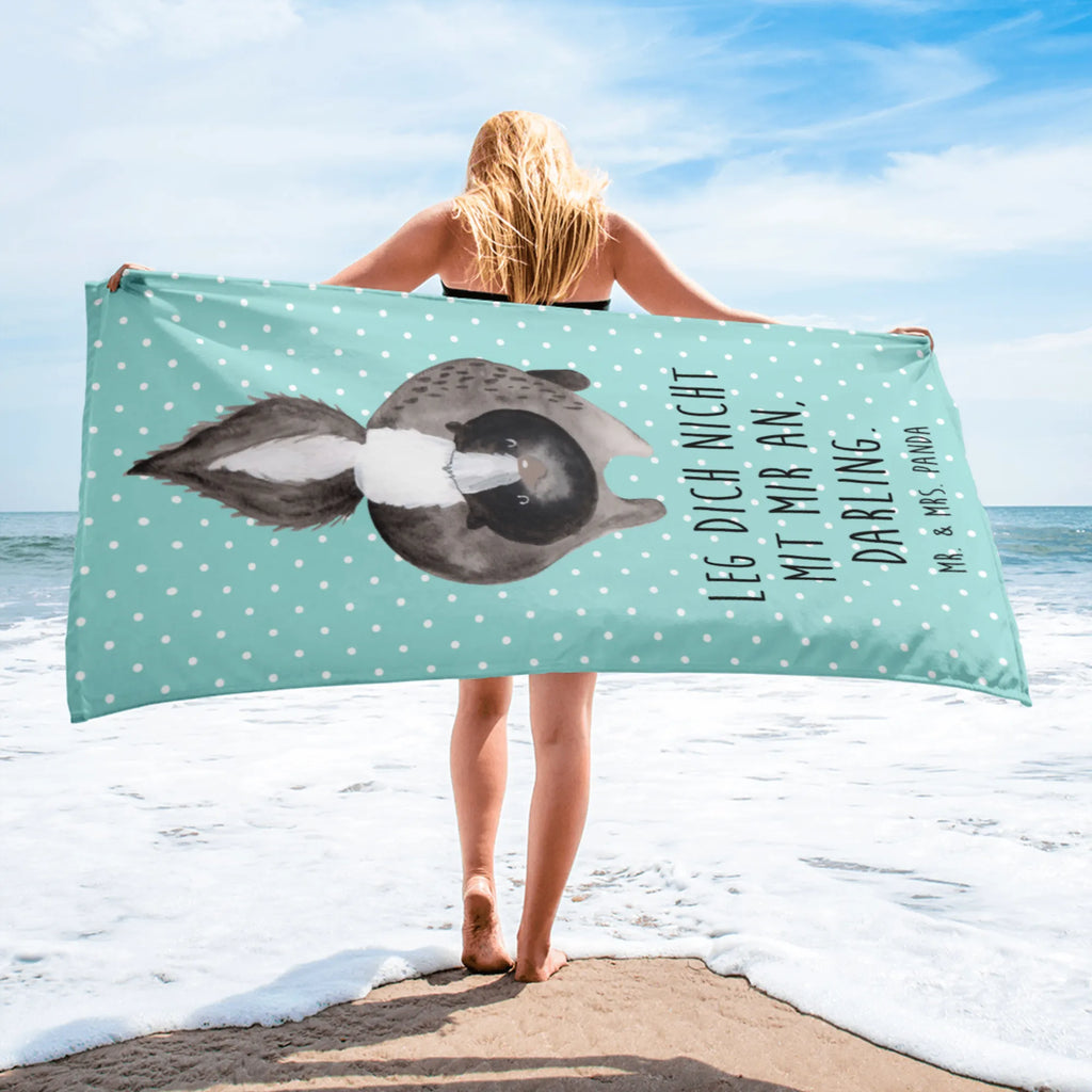 XL bath towel skunk attack Handtuch Für Erwachsene XL, XL Handtuch Aus Bio Baumwolle, Großes Handtuch Für Badezimmer, Handtuch XL Geschenkidee, Nachhaltiges Handtuch XL, Saugfähiges Großes Handtuch, Saunatuch XL, Handtuch Für Strand XL, Strapazierfähiges XL Handtuch, Handtuch XL Für Frauen, Mikrofaser Handtuch XL, Flauschiges Handtuch XL, Handtuch XL Klassisch, Großes Handtuch, Handtuch XL Für Kinder, Handtuch Übergröße, Weiches XL Handtuch, Badehandtuch XL, Handtuch Für Wellness, Handtuch XL Für Männer, XL Handtuch Bunt, Handtuch Für Große Personen, Handtuch XL Modern, Umweltfreundliches Handtuch Groß, Handtuch Für Dusche XL, Duschtuch XL, Handtuch Groß Für Sport, Badetuch Extra Groß, Design Handtuch XL, XL Handtuch Weiß, XL Handtuch Grau, Waschbares Handtuch XL, XL Handtuch Mit Muster, Großes Handtuch Unifarben, Handtuch XL Aus Baumwolle, Extra Großes Handtuch, Pflegeleichtes Handtuch Groß, XL Handtuch, Handtuch Für Sauna Groß, Stinktier, Skunk, Stinki, Drohung, Wildtier, wütend, Stinker, Raubtier