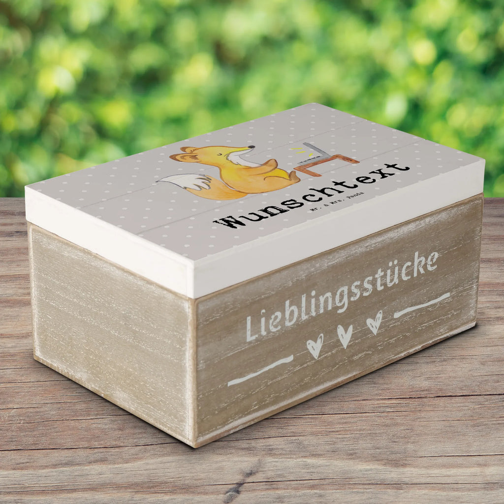 Personalisierte Holzkiste Fuchs Bester Sitznachbar der Welt Dekokiste mit Namen, Schatulle mit Namen, Erinnerungskiste Personalisiert, Aufbewahrungsbox Personalisiert, Erinnerungsbox mit Namen, Kiste Personalisiert, Schatzkiste Personalisiert, Geschenkbox Personalisiert, Kiste mit Namen, Aufbewahrungsbox mit Namen, Schatzkiste mit Namen, Holzkiste mit Namen, Dekokiste Personalisiert, mit Namen, Holzkiste Personalisiert, Erinnerungsbox Personalisiert, Truhe Personalisiert, Truhe mit Namen, GEschenkdose Personalisiert, Schatulle Personalisiert, Geschenkidee, Geschenk, Schenken, Mitbringsel, Geburtstag, Geburtstagsgeschenk, für, Danke, Dankeschön, Bedanken, Freude machen, Geschenktipp, Universität, Tischnachbar, Uni, Seminar, Hochschule, Kommilitone, Schule, Sitznachbar, Stuhlnachbar, Mitschüler, Nachbar, Mitstudent