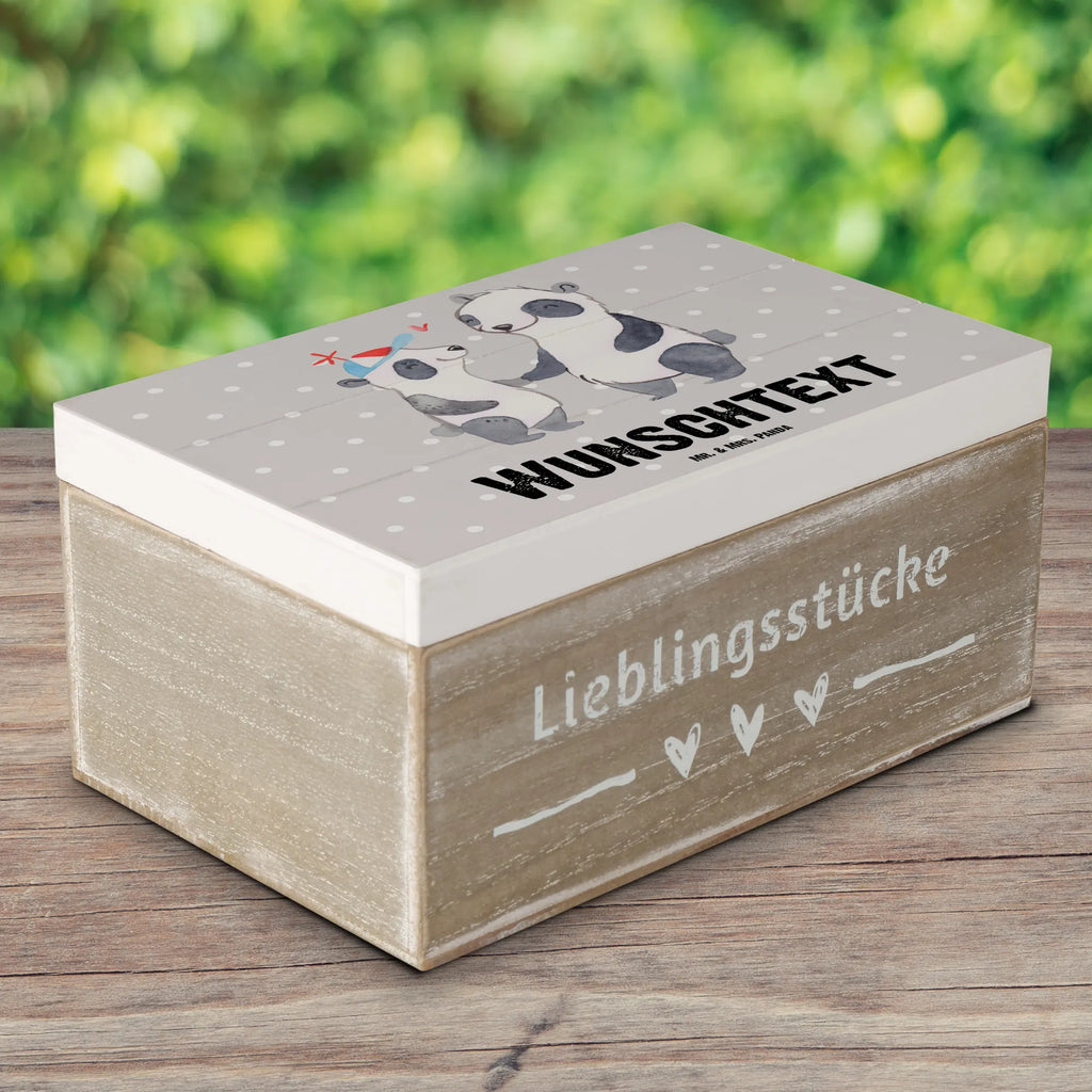 Personalizowane drewniane pudełko Panda Najlepszy kuzyn na świecie Holzkiste mit Namen, Aufbewahrungsbox mit Namen, Erinnerungskiste Personalisiert, Schatulle mit Namen, Erinnerungsbox Personalisiert, Truhe mit Namen, Dekokiste Personalisiert, Truhe Personalisiert, Aufbewahrungsbox Personalisiert, Schatzkiste Personalisiert, GEschenkdose Personalisiert, Schatzkiste mit Namen, Schatulle Personalisiert, Geschenkbox Personalisiert, Kiste mit Namen, Kiste Personalisiert, Dekokiste mit Namen, mit Namen, Holzkiste Personalisiert, Erinnerungsbox mit Namen, Geschenkidee, Geschenk, Schenken, Mitbringsel, Geburtstag, Geburtstagsgeschenk, für, Danke, Dankeschön, Bedanken, Freude machen, Geschenktipp, Familie, Verwandtschaft, Vetter, Sohn von Onkel, Cousine, Kousin, Sohn von Tante, Cousin