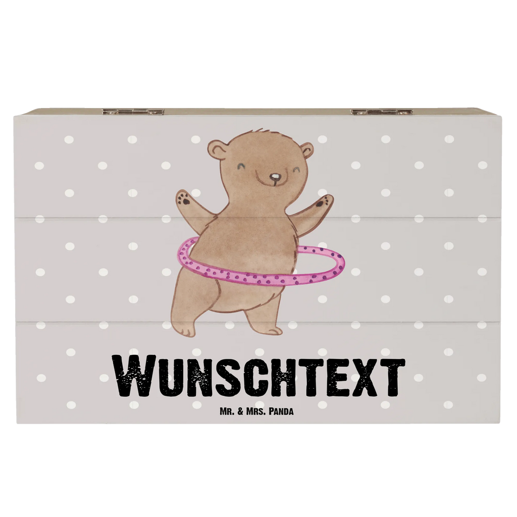 Personalisierte Holzkiste Bär Hula Hoop Aufbewahrungsbox Personalisiert, Truhe Personalisiert, Geschenkbox Personalisiert, Holzkiste mit Namen, Holzkiste Personalisiert, GEschenkdose Personalisiert, Erinnerungsbox Personalisiert, mit Namen, Schatulle Personalisiert, Dekokiste mit Namen, Erinnerungskiste Personalisiert, Schatzkiste mit Namen, Kiste Personalisiert, Aufbewahrungsbox mit Namen, Kiste mit Namen, Schatzkiste Personalisiert, Dekokiste Personalisiert, Erinnerungsbox mit Namen, Schatulle mit Namen, Truhe mit Namen, Geschenk, Schenken, Sport, Sportart, Hobby, Danke, Dankeschön, Auszeichnung, Gewinn, Sportler, Fitness, Hula Hoop, Training
