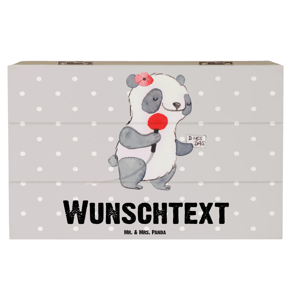 Personalizowane drewniane pudełko dziennikarka sportowa Serce GEschenkdose Personalisiert, Erinnerungskiste Personalisiert, Kiste mit Namen, Schatzkiste Personalisiert, Dekokiste Personalisiert, Erinnerungsbox Personalisiert, Kiste Personalisiert, Dekokiste mit Namen, Holzkiste mit Namen, Truhe mit Namen, Geschenkbox Personalisiert, Aufbewahrungsbox mit Namen, Erinnerungsbox mit Namen, mit Namen, Schatulle mit Namen, Schatulle Personalisiert, Schatzkiste mit Namen, Holzkiste Personalisiert, Truhe Personalisiert, Aufbewahrungsbox Personalisiert, Beruf, Firma, Schenken, Mitarbeiter, Arbeitskollege, Danke, Kollegin, Geschenk, Kollege, Rente, Jubiläum, Abschied, Dankeschön, Ausbildung, Pressebüro, Journalistin, Redakteurin, Studium, Reporterin, Sportjournalistin