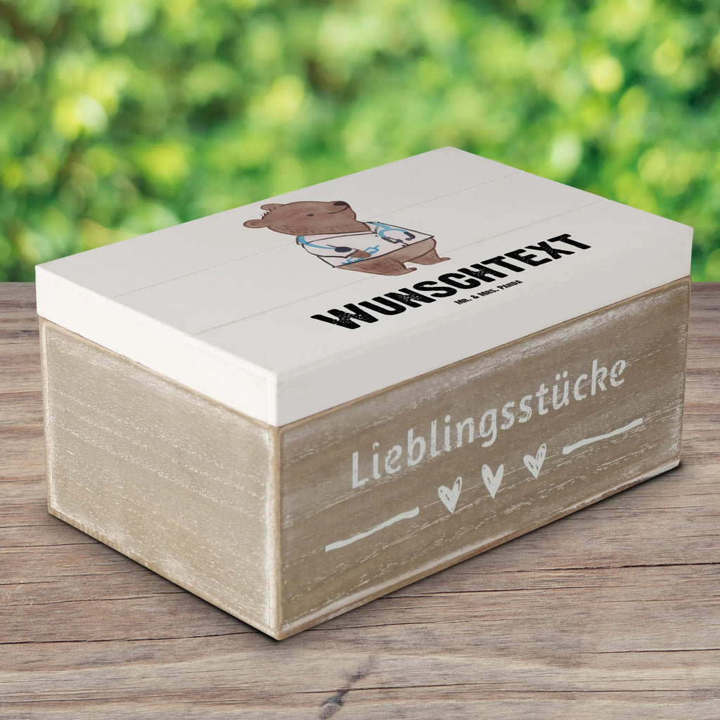 Personalizowane drewniane pudełko lekarz serce Schatzkiste Personalisiert, Truhe Personalisiert, Erinnerungsbox mit Namen, mit Namen, Geschenkbox Personalisiert, Truhe mit Namen, Erinnerungskiste Personalisiert, Holzkiste Personalisiert, Aufbewahrungsbox Personalisiert, Holzkiste mit Namen, GEschenkdose Personalisiert, Schatzkiste mit Namen, Kiste Personalisiert, Dekokiste Personalisiert, Schatulle mit Namen, Dekokiste mit Namen, Erinnerungsbox Personalisiert, Kiste mit Namen, Aufbewahrungsbox mit Namen, Schatulle Personalisiert, Beruf, Firma, Schenken, Mitarbeiter, Arbeitskollege, Danke, Kollegin, Geschenk, Kollege, Rente, Jubiläum, Abschied, Dankeschön, Ausbildung, Mediziner, Doktor, Doktortitel, Arzt, Medizinstudium, Arztpraxis, Hausarzt