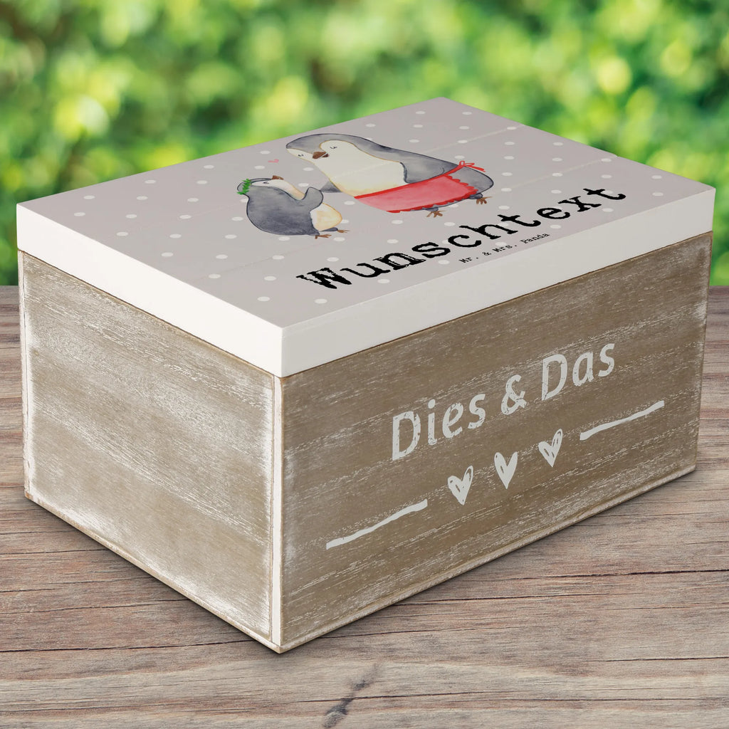 Personalisierte Holzkiste Pinguin Beste Mutti der Welt Aufbewahrungsbox Personalisiert, Truhe mit Namen, Holzkiste mit Namen, Geschenkbox Personalisiert, Schatzkiste mit Namen, Erinnerungsbox mit Namen, Schatulle Personalisiert, GEschenkdose Personalisiert, Holzkiste Personalisiert, Dekokiste Personalisiert, Schatzkiste Personalisiert, mit Namen, Aufbewahrungsbox mit Namen, Dekokiste mit Namen, Erinnerungsbox Personalisiert, Schatulle mit Namen, Erinnerungskiste Personalisiert, Kiste Personalisiert, Truhe Personalisiert, Kiste mit Namen, Geschenkidee, Geschenk, Schenken, Mitbringsel, Geburtstag, Geburtstagsgeschenk, für, Danke, Dankeschön, Bedanken, Freude machen, Geschenktipp, Muttertag, Supermama, Mama, Mutter, Sohn, Beste, Mutti, Mami, Ma, Tochter, Beste Mama