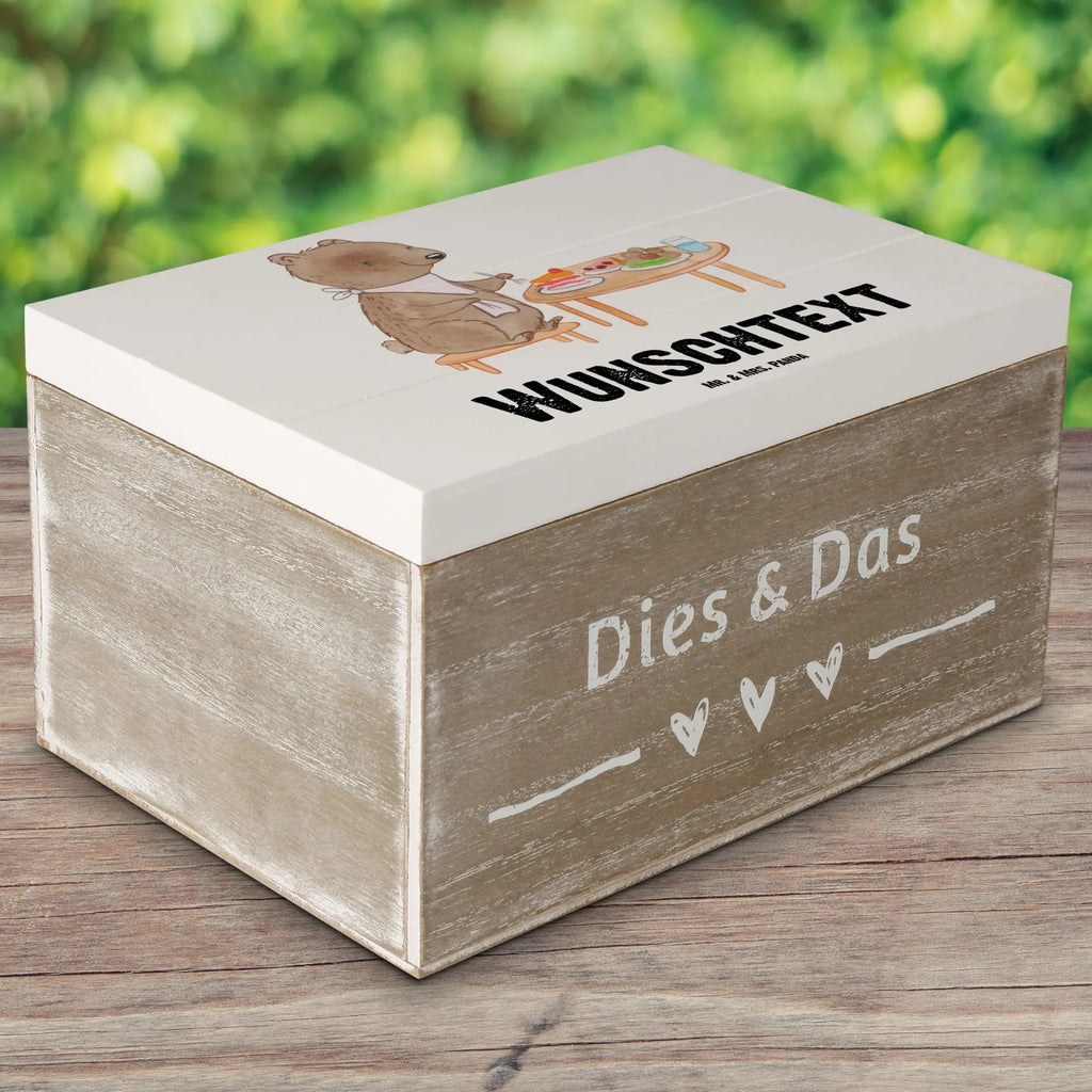 Personalisierte Holzkiste Bär Essen gehen Aufbewahrungsbox Personalisiert, Dekokiste mit Namen, Schatulle mit Namen, Geschenkbox Personalisiert, mit Namen, Kiste mit Namen, Holzkiste mit Namen, Aufbewahrungsbox mit Namen, GEschenkdose Personalisiert, Schatzkiste mit Namen, Erinnerungsbox Personalisiert, Schatzkiste Personalisiert, Erinnerungskiste Personalisiert, Kiste Personalisiert, Erinnerungsbox mit Namen, Schatulle Personalisiert, Holzkiste Personalisiert, Dekokiste Personalisiert, Truhe Personalisiert, Truhe mit Namen, Geschenk, Schenken, Sport, Sportart, Hobby, Danke, Dankeschön, Auszeichnung, Gewinn, Sportler, Restaurant, Essen gehen, Restaurantbesuch, Essen