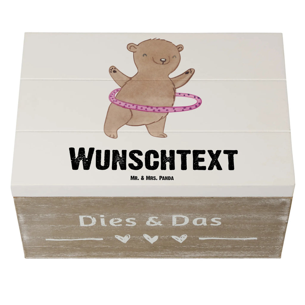 Personalisierte Holzkiste Bär Hula Hoop Aufbewahrungsbox Personalisiert, Truhe Personalisiert, Geschenkbox Personalisiert, Holzkiste mit Namen, Holzkiste Personalisiert, GEschenkdose Personalisiert, Erinnerungsbox Personalisiert, mit Namen, Schatulle Personalisiert, Dekokiste mit Namen, Erinnerungskiste Personalisiert, Schatzkiste mit Namen, Kiste Personalisiert, Aufbewahrungsbox mit Namen, Kiste mit Namen, Schatzkiste Personalisiert, Dekokiste Personalisiert, Erinnerungsbox mit Namen, Schatulle mit Namen, Truhe mit Namen, Geschenk, Schenken, Sport, Sportart, Hobby, Danke, Dankeschön, Auszeichnung, Gewinn, Sportler, Fitness, Hula Hoop, Training