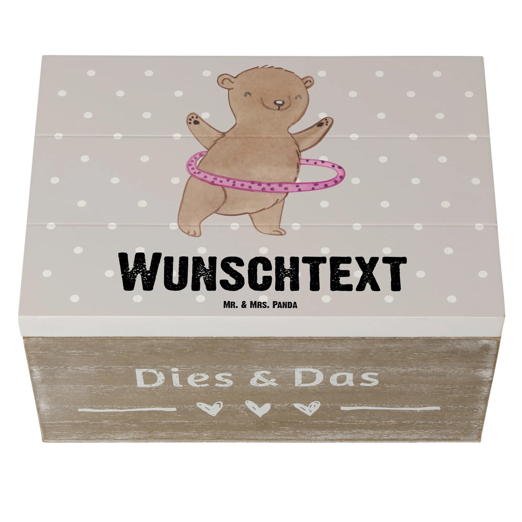 Personalisierte Holzkiste Bär Hula Hoop Aufbewahrungsbox Personalisiert, Truhe Personalisiert, Geschenkbox Personalisiert, Holzkiste mit Namen, Holzkiste Personalisiert, GEschenkdose Personalisiert, Erinnerungsbox Personalisiert, mit Namen, Schatulle Personalisiert, Dekokiste mit Namen, Erinnerungskiste Personalisiert, Schatzkiste mit Namen, Kiste Personalisiert, Aufbewahrungsbox mit Namen, Kiste mit Namen, Schatzkiste Personalisiert, Dekokiste Personalisiert, Erinnerungsbox mit Namen, Schatulle mit Namen, Truhe mit Namen, Geschenk, Schenken, Sport, Sportart, Hobby, Danke, Dankeschön, Auszeichnung, Gewinn, Sportler, Fitness, Hula Hoop, Training
