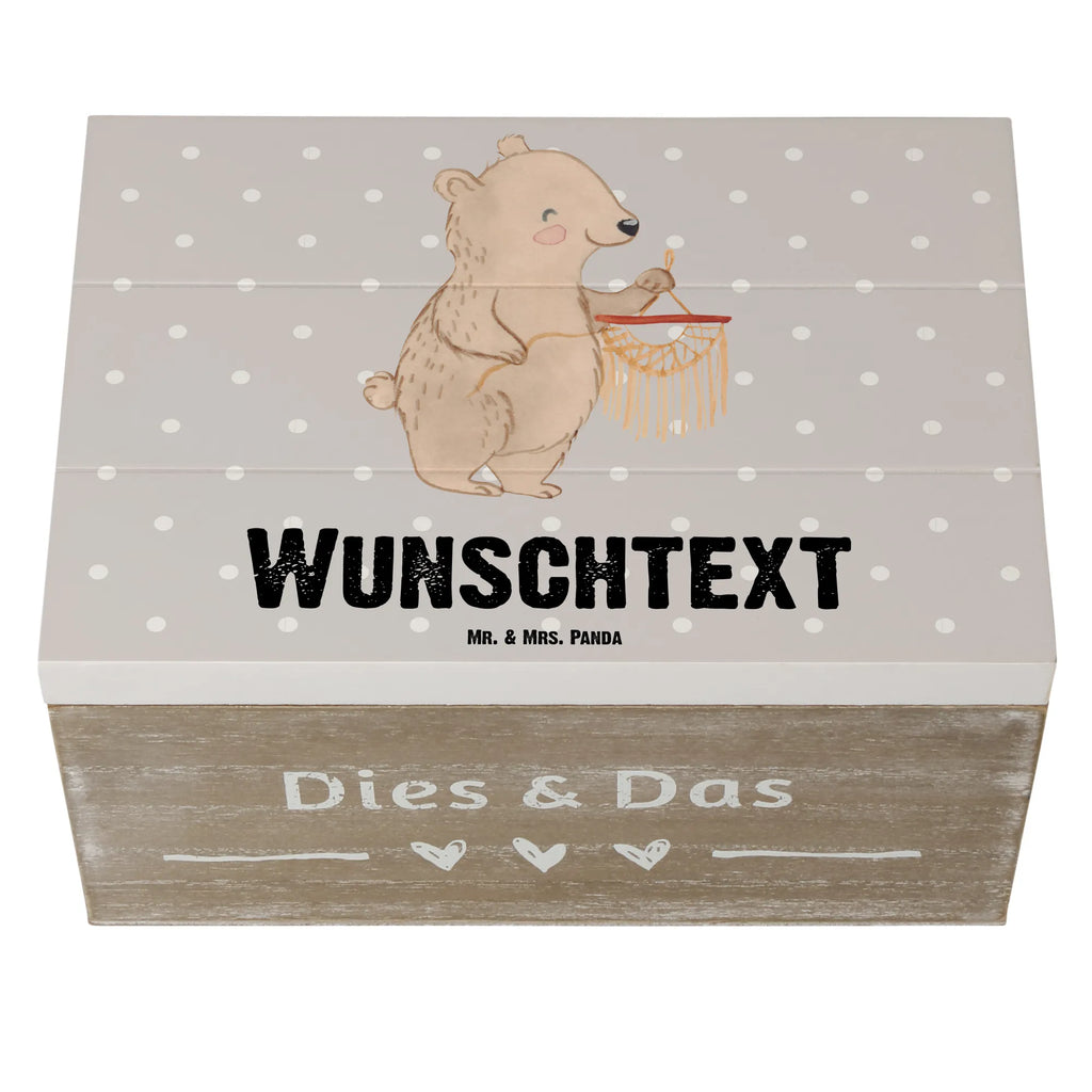 Personalisierte Holzkiste Bär Makramee Schatulle mit Namen, Dekokiste mit Namen, Holzkiste mit Namen, Aufbewahrungsbox Personalisiert, GEschenkdose personalisiert, Holzkiste Personalisiert, Aufbewahrungsbox mit Namen, Truhe Personalisiert, Schatulle Personalisiert, Erinnerungsbox Personalisiert, Erinnerungskiste, Dekokiste Personalisiert, Schatzkiste mit Namen, Geschenkbox personalisiert, Truhe mit Namen, Kiste mit Namen, Erinnerungsbox mit Namen, Schatzkiste Personalisiert, Erinnerungskiste Personalisiert, Kiste Personalisiert, mit Namen, Geschenk, Sport, Sportart, Hobby, Schenken, Danke, Dankeschön, Auszeichnung, Gewinn, Sportler, Makramee, Basteln mit Makramee, Basteln