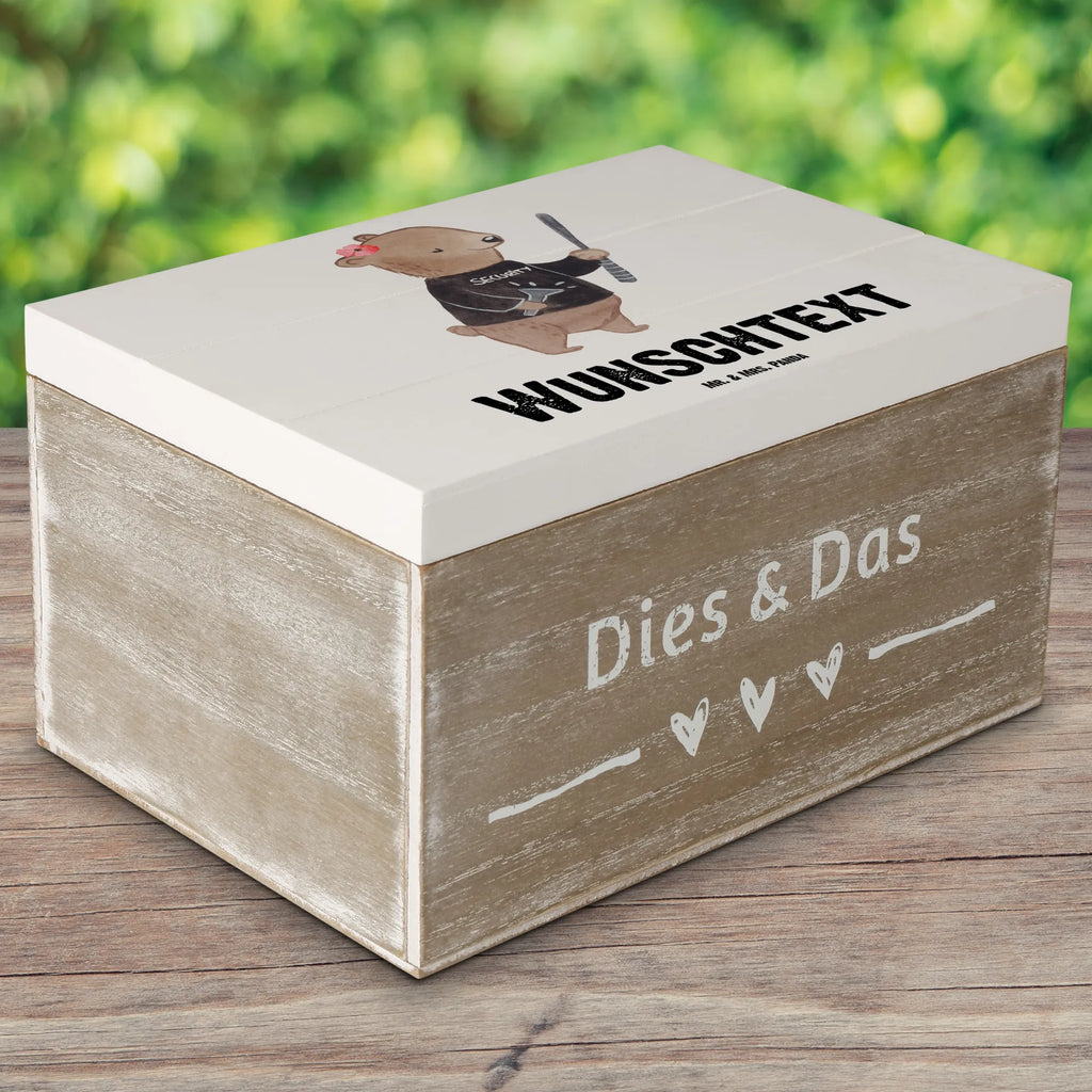 Personalisierte Holzkiste Sicherheitsdienstmitarbeiterin Herz GEschenkdose personalisiert, Kiste Personalisiert, Schatzkiste Personalisiert, Dekokiste Personalisiert, Aufbewahrungsbox mit Namen, Geschenkbox personalisiert, Holzkiste mit Namen, Erinnerungsbox mit Namen, Schatulle mit Namen, Holzkiste Personalisiert, Truhe Personalisiert, Schatulle Personalisiert, Aufbewahrungsbox Personalisiert, Schatzkiste mit Namen, Erinnerungsbox Personalisiert, Kiste mit Namen, Erinnerungskiste Personalisiert, Erinnerungskiste, Dekokiste mit Namen, mit Namen, Truhe mit Namen, Beruf, Ausbildung, Jubiläum, Abschied, Rente, Kollege, Kollegin, Geschenk, Schenken, Arbeitskollege, Mitarbeiter, Firma, Danke, Dankeschön