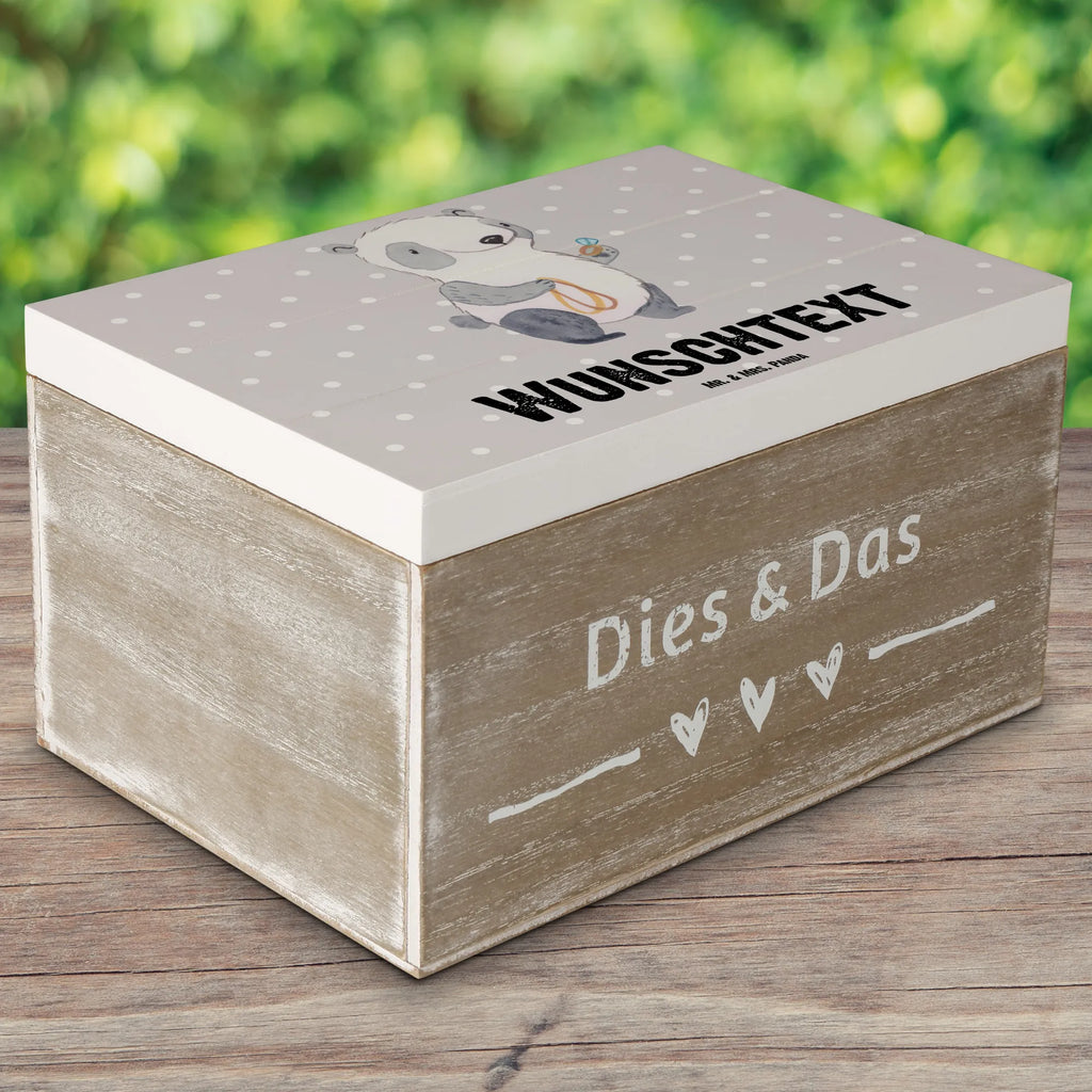 Personalisierte Holzkiste Goldschmied mit Herz Geschenkbox personalisiert, Truhe mit Namen, Holzkiste Personalisiert, Erinnerungskiste Personalisiert, Schatulle Personalisiert, Schatzkiste mit Namen, Truhe Personalisiert, Dekokiste mit Namen, Erinnerungskiste, Erinnerungsbox mit Namen, Aufbewahrungsbox mit Namen, Kiste Personalisiert, Holzkiste mit Namen, Schatulle mit Namen, Erinnerungsbox Personalisiert, Dekokiste Personalisiert, GEschenkdose personalisiert, mit Namen, Aufbewahrungsbox Personalisiert, Kiste mit Namen, Schatzkiste Personalisiert, Beruf, Ausbildung, Jubiläum, Abschied, Rente, Kollege, Kollegin, Geschenk, Schenken, Arbeitskollege, Mitarbeiter, Firma, Danke, Dankeschön, Schmuckwarenhändler, Eröffnung, Schmied, Goldschmied, Juwelier, Schmuckgeschäft