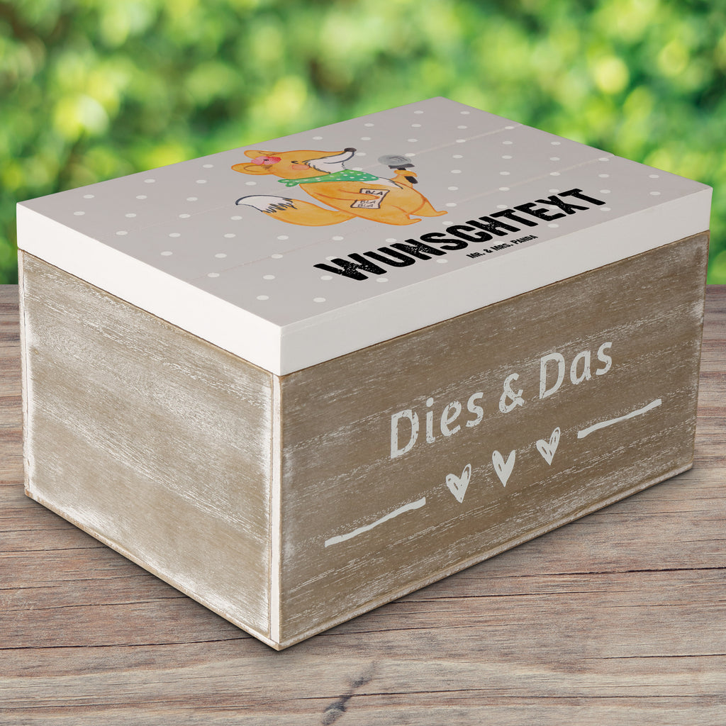 Personalizowane drewniane pudełko Dziennikarka serce Erinnerungsbox mit Namen, Truhe mit Namen, Aufbewahrungsbox mit Namen, GEschenkdose Personalisiert, Holzkiste mit Namen, Truhe Personalisiert, Geschenkbox Personalisiert, mit Namen, Dekokiste Personalisiert, Schatulle Personalisiert, Kiste mit Namen, Holzkiste Personalisiert, Schatulle mit Namen, Aufbewahrungsbox Personalisiert, Kiste Personalisiert, Dekokiste mit Namen, Schatzkiste Personalisiert, Schatzkiste mit Namen, Erinnerungskiste Personalisiert, Erinnerungsbox Personalisiert, Beruf, Firma, Schenken, Mitarbeiter, Arbeitskollege, Danke, Kollegin, Geschenk, Kollege, Rente, Jubiläum, Abschied, Dankeschön, Ausbildung, Pressebüro, Journalistin, Studium, Redakteurin, Reporterin