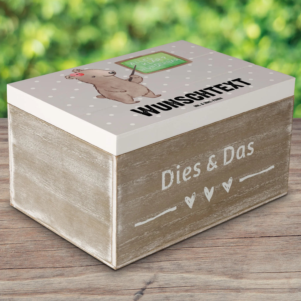 Personalisierte Holzkiste Nachhilfelehrerin Herz Kiste mit Namen, GEschenkdose Personalisiert, Kiste Personalisiert, mit Namen, Erinnerungsbox mit Namen, Aufbewahrungsbox mit Namen, Holzkiste mit Namen, Truhe Personalisiert, Schatzkiste Personalisiert, Schatzkiste mit Namen, Dekokiste mit Namen, Erinnerungsbox Personalisiert, Schatulle mit Namen, Schatulle Personalisiert, Erinnerungskiste Personalisiert, Truhe mit Namen, Holzkiste Personalisiert, Aufbewahrungsbox Personalisiert, Geschenkbox Personalisiert, Dekokiste Personalisiert, Beruf, Firma, Schenken, Mitarbeiter, Arbeitskollege, Danke, Kollegin, Geschenk, Kollege, Rente, Jubiläum, Abschied, Dankeschön, Ausbildung, Nachhilfelehrerin, Nachhilfeschule, Nachhilfeunterricht