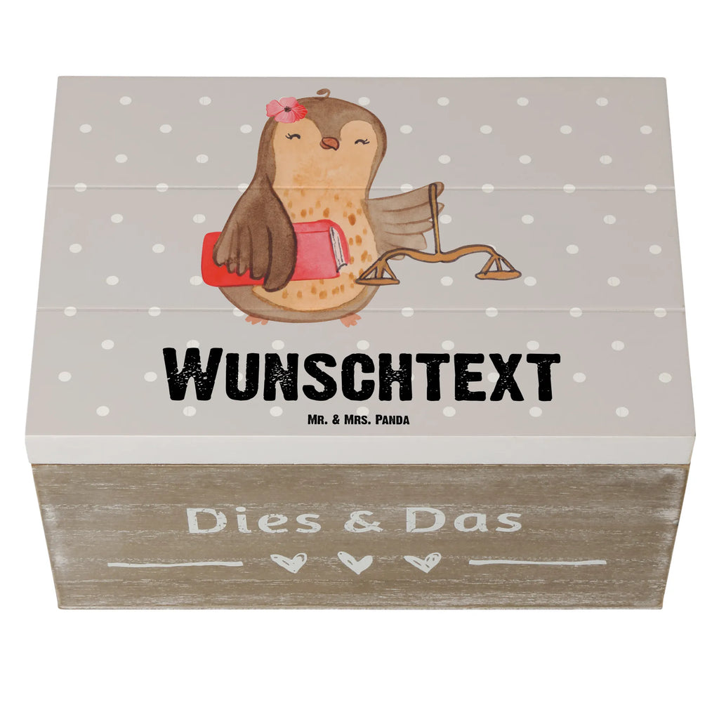 Personalisierte Holzkiste Juristin mit Herz Erinnerungskiste Personalisiert, Dekokiste Personalisiert, Erinnerungskiste, GEschenkdose personalisiert, Dekokiste mit Namen, Truhe mit Namen, Schatzkiste Personalisiert, Schatulle mit Namen, Schatulle Personalisiert, Geschenkbox personalisiert, Aufbewahrungsbox mit Namen, Aufbewahrungsbox Personalisiert, Erinnerungsbox Personalisiert, Erinnerungsbox mit Namen, Holzkiste Personalisiert, Schatzkiste mit Namen, Kiste mit Namen, Kiste Personalisiert, Truhe Personalisiert, Holzkiste mit Namen, mit Namen, Beruf, Ausbildung, Jubiläum, Abschied, Rente, Kollege, Kollegin, Geschenk, Schenken, Arbeitskollege, Mitarbeiter, Firma, Danke, Dankeschön, Anwältin, Staatsexamen, Jurastudent, Anwaltskanzlei, Master of laws, Juristin, Jura Studium