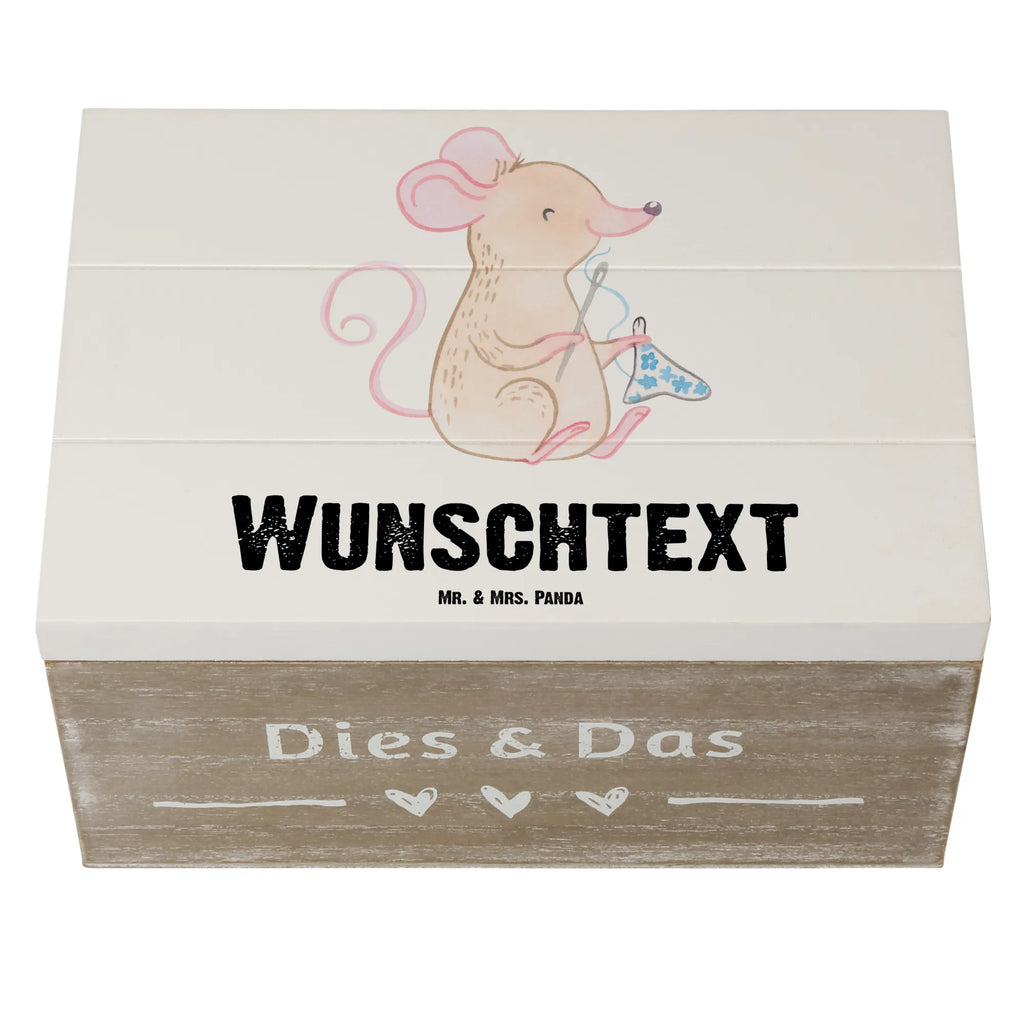 Personalisierte Holzkiste Maus Nähen GEschenkdose personalisiert, Aufbewahrungsbox Personalisiert, Schatulle Personalisiert, Truhe Personalisiert, Kiste Personalisiert, Holzkiste mit Namen, Erinnerungsbox Personalisiert, Schatzkiste mit Namen, mit Namen, Kiste mit Namen, Schatulle mit Namen, Aufbewahrungsbox mit Namen, Dekokiste mit Namen, Dekokiste Personalisiert, Geschenkbox personalisiert, Holzkiste Personalisiert, Erinnerungsbox mit Namen, Erinnerungskiste, Erinnerungskiste Personalisiert, Schatzkiste Personalisiert, Truhe mit Namen, Geschenk, Sport, Sportart, Hobby, Schenken, Danke, Dankeschön, Auszeichnung, Gewinn, Sportler, kreatives Hobby, DIY, Nähmaschine, Nähkurs, Nähen